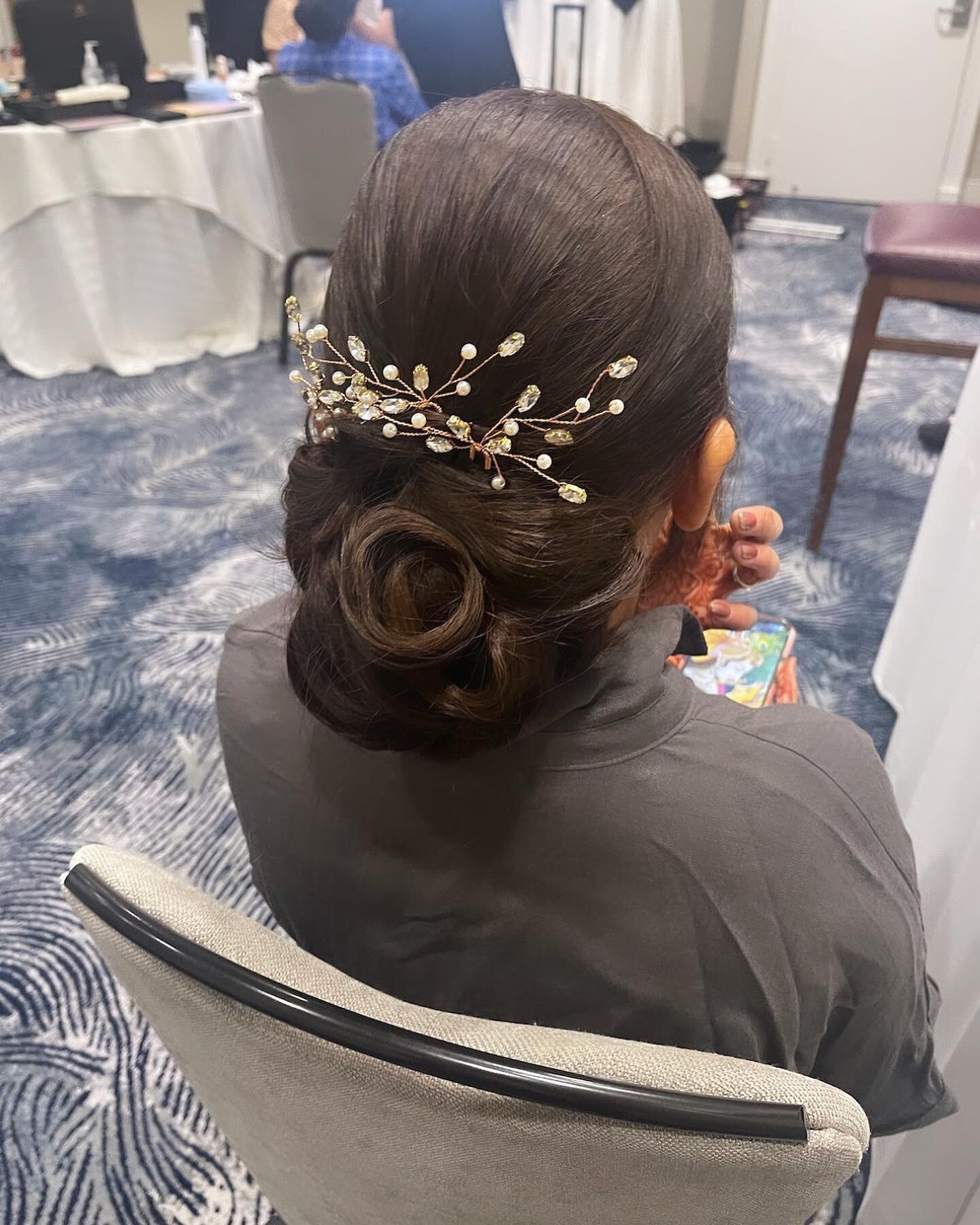 G L A M O R O U S 🪩 &bull; A perfect choice for a formal occasion or wedding day&hellip;

#glamorousbyjuanita
#bridalstylists
#bridalartists
#bridalhair
#cosmetologist
#teambride
#bridalmakeup
#njmua#nymua