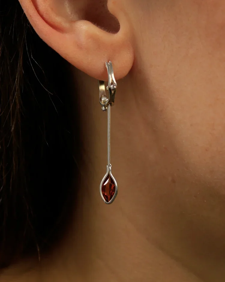 hook+earrings+-+straw+&+glass+-+on+body-6623-2.webp