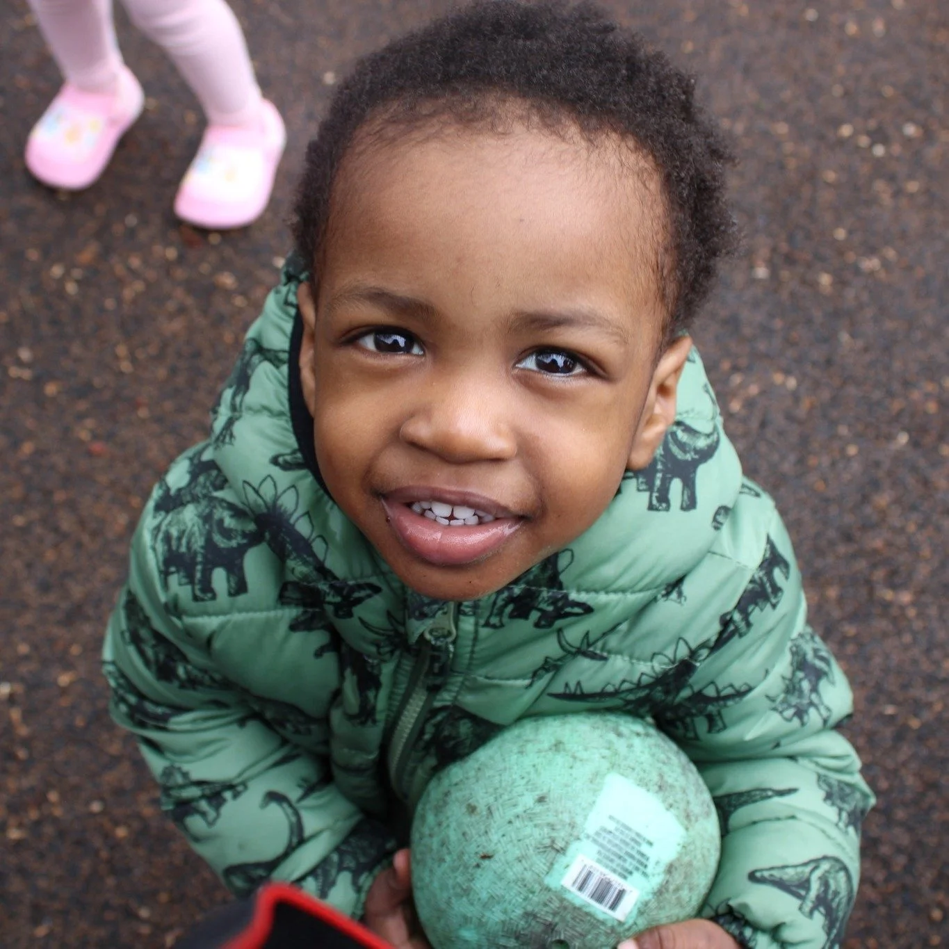 Happy FriYAY! 

How can you not smile at these faces? 

Our Early Head Start students enjoyed the fresh spring air this week and had the best time outside!

#pathwaysforchildren #earlyheadstart #gloucesterma #capeannma