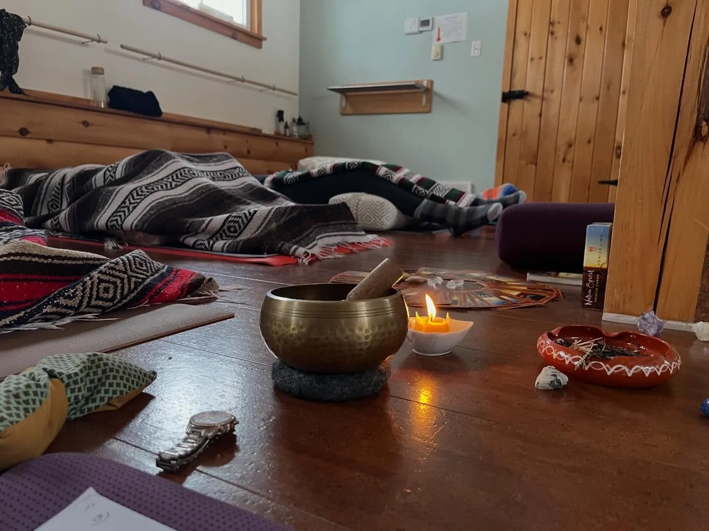 A beautiful morning practice with Tanya to celebrate the winter solstice and our way back to the light at the studio.
#namaste