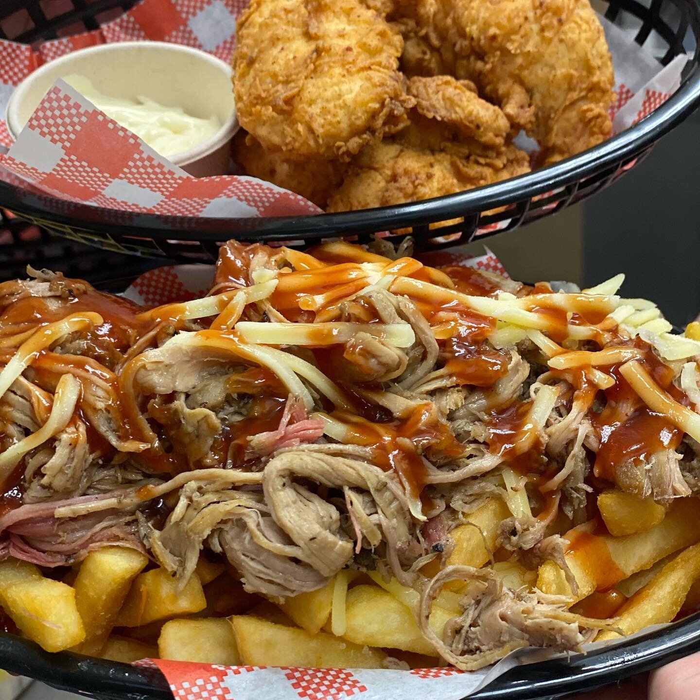 Would you like LOADED fries with that?!&hellip; simple pleasures&hellip; 🍟🐷🧀

Get them via @whoods_app and Uber this Thursday and Saturday while we have fries&hellip; there is a dead set, no joke potato shortage and we&rsquo;re not sure how long w