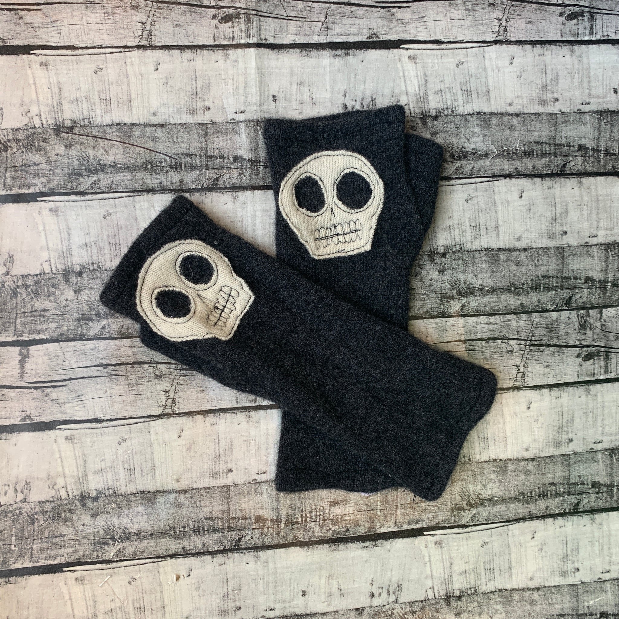 Skull_Dark_Grey_13d9f999-0a47-47a0-a613-ac0196c21e2c_1024x1024@2x.jpeg