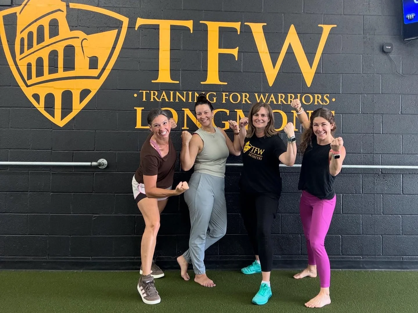 Small Group Training Sessions at TFW meet you where you&rsquo;re at! 🙌🏼

Functional Strength, Cardio and Endurance Training offered throughout the week from 5:30 am through 7 pm. ☀️🌙

Would you like more specialized attention? 🤩

Personal Trainin
