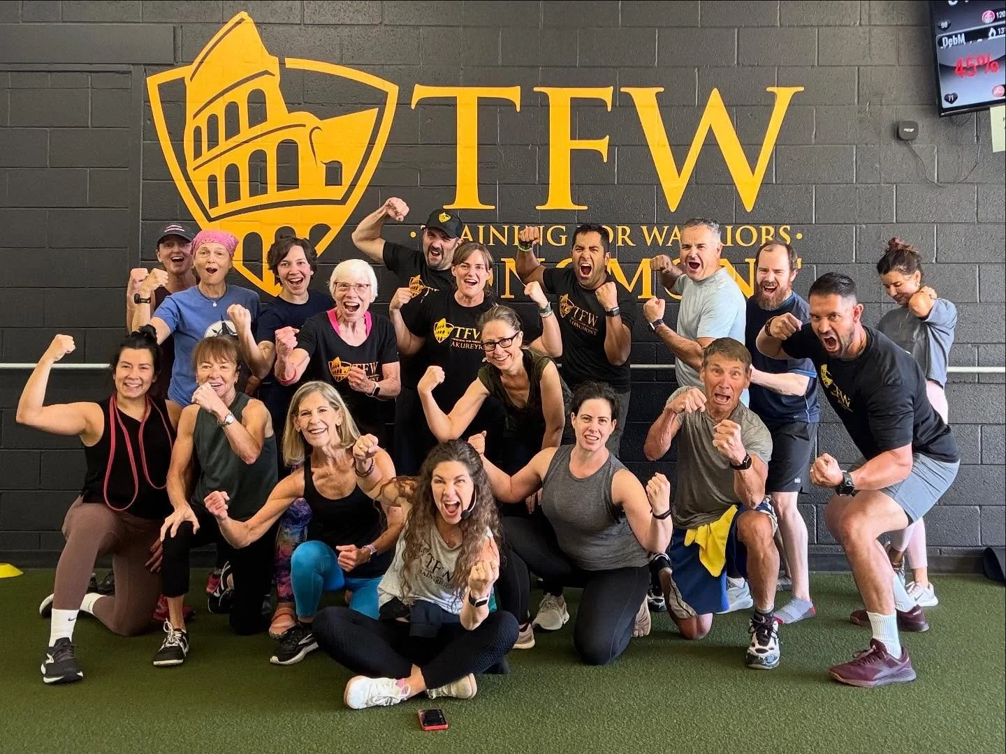What do these Warriors all have in common? 🤷🏻&zwj;♀️

They STRENGTH TRAIN 2x a week! 🙌🏼

And they eat their protein everyday! 🍗🥦

What are benefits of strength training (aka resistance training, weight lifting, weight training)?

➡️ Stronger mu