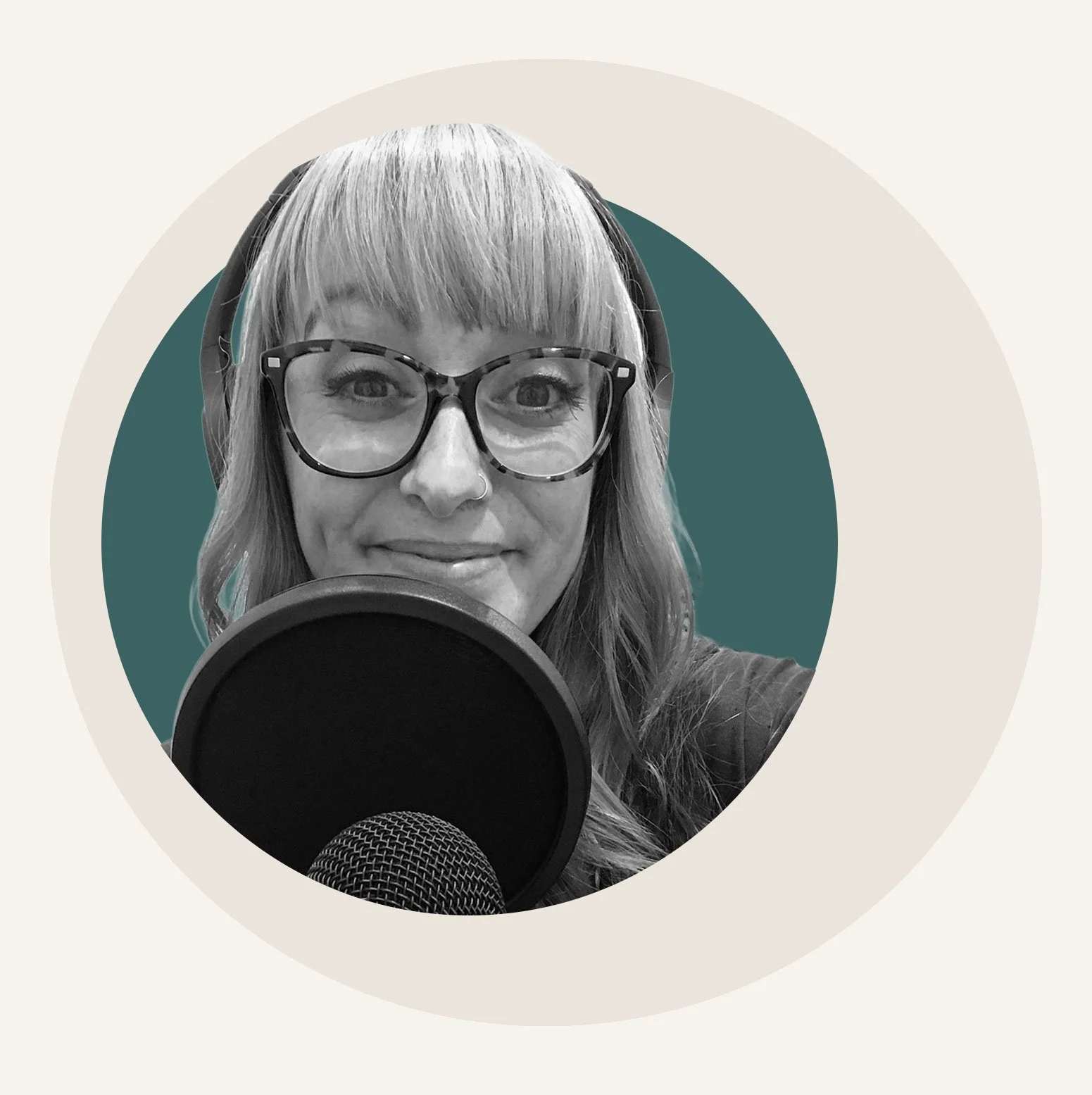 Kelly Morton, a squarespace website designer, founder of Looking Glass Creative. Close up photo of a woman with a fringe. She is smiling with headphones on.