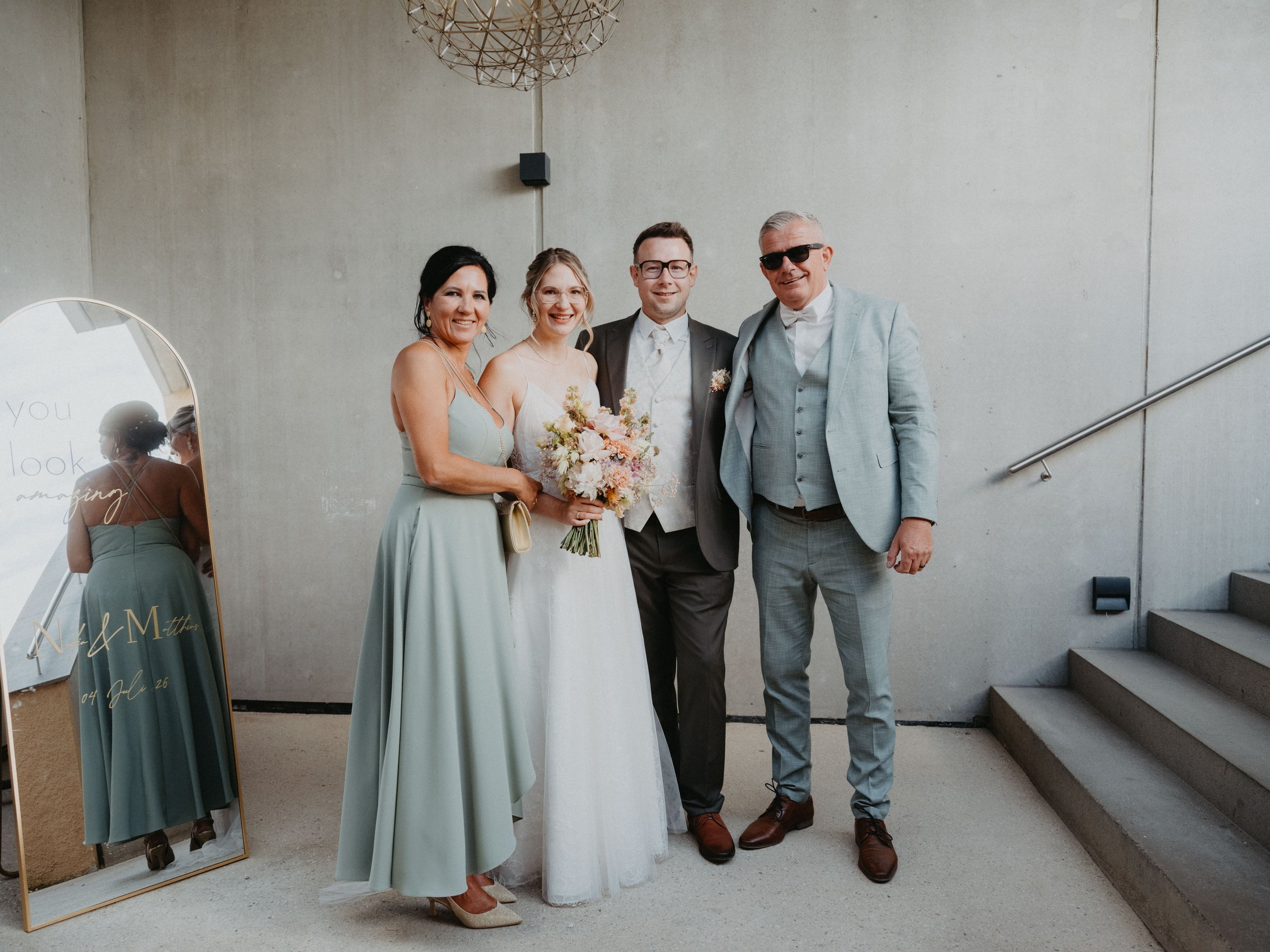 N&M_Hochzeit_Gruppenfoto.jpg