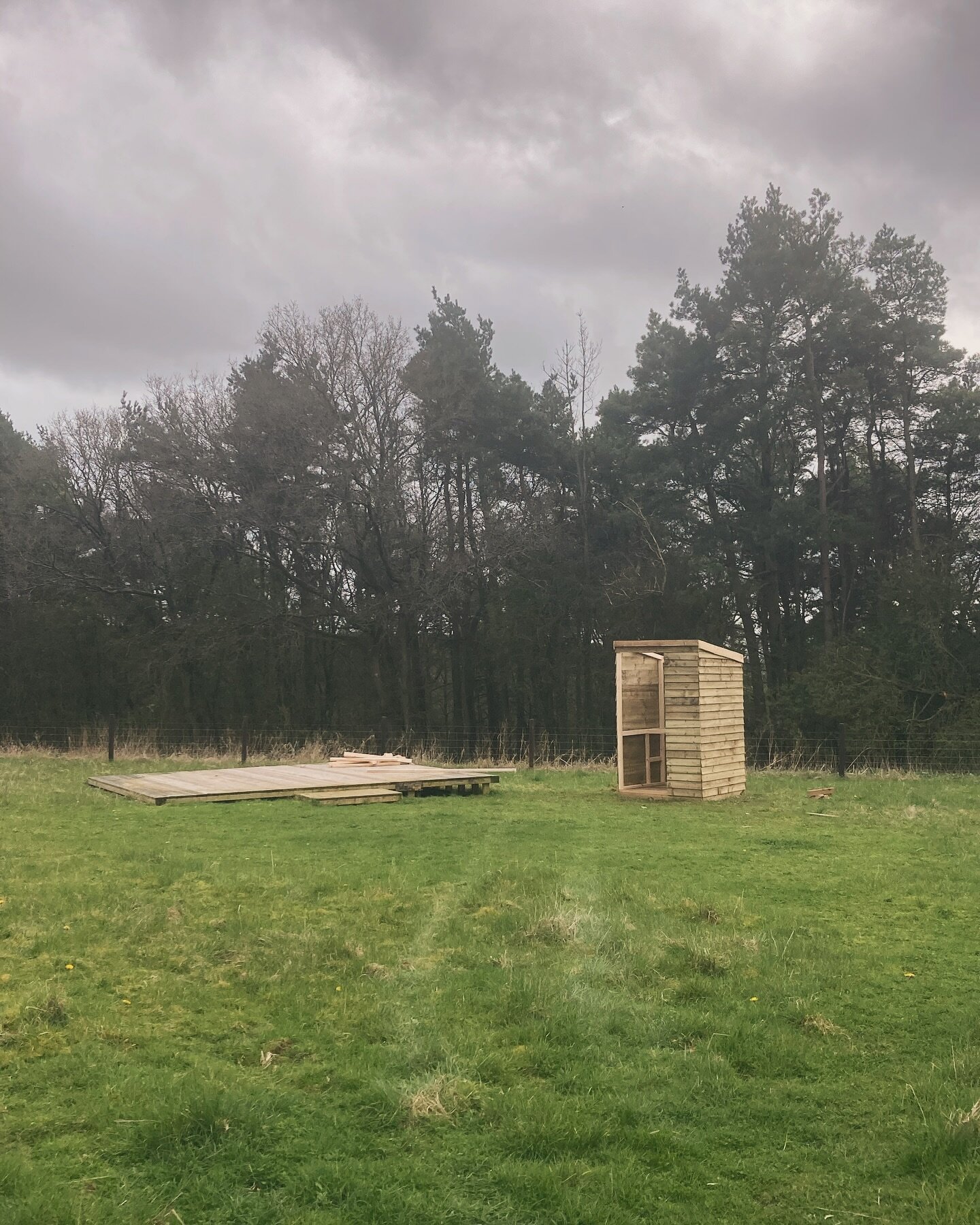 Kenny and I have been busy building kitchen sheds for the bell tents&hellip;new for this year, every bell tent will have its own gas stove in a little kitchenette. 

#glampingessentials #outdoorkitchen #campkitchen