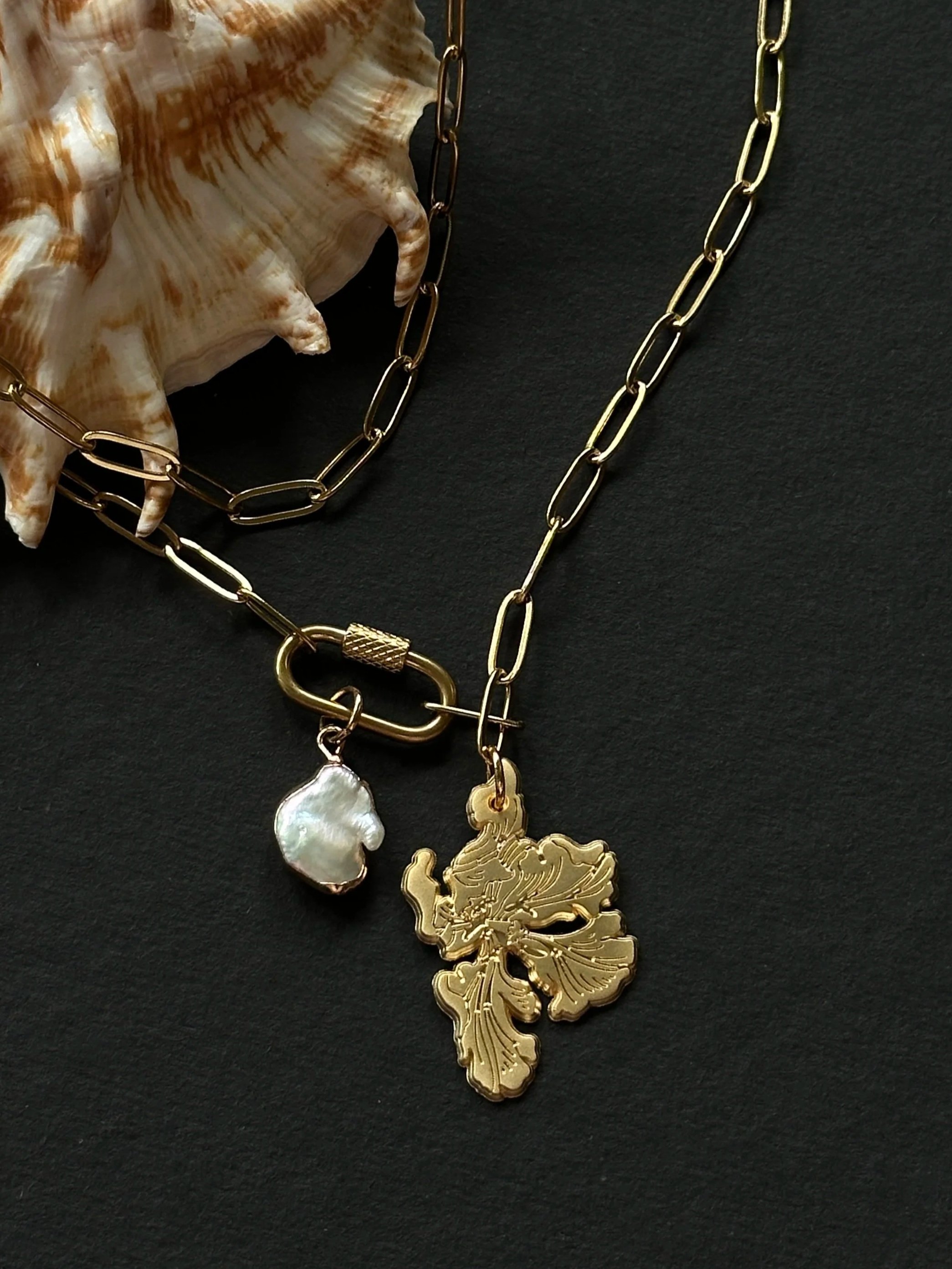 Tulip & Pearl Necklace