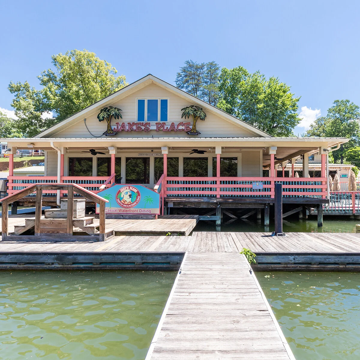 Dining — Halesford Harbour Resort