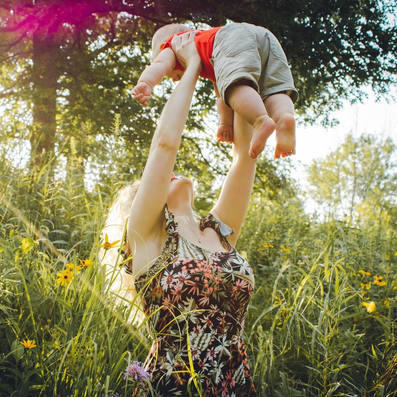 Looking for the perfect Mother&rsquo;s Day activity? 👩&zwj;👧&zwj;👦Take mom for a pontoon tour of SML or an afternoon tea and treat with a guided walk through the Discovery Center wildflower gardens! 💐

https://business.visitsmithmountainlake.com/