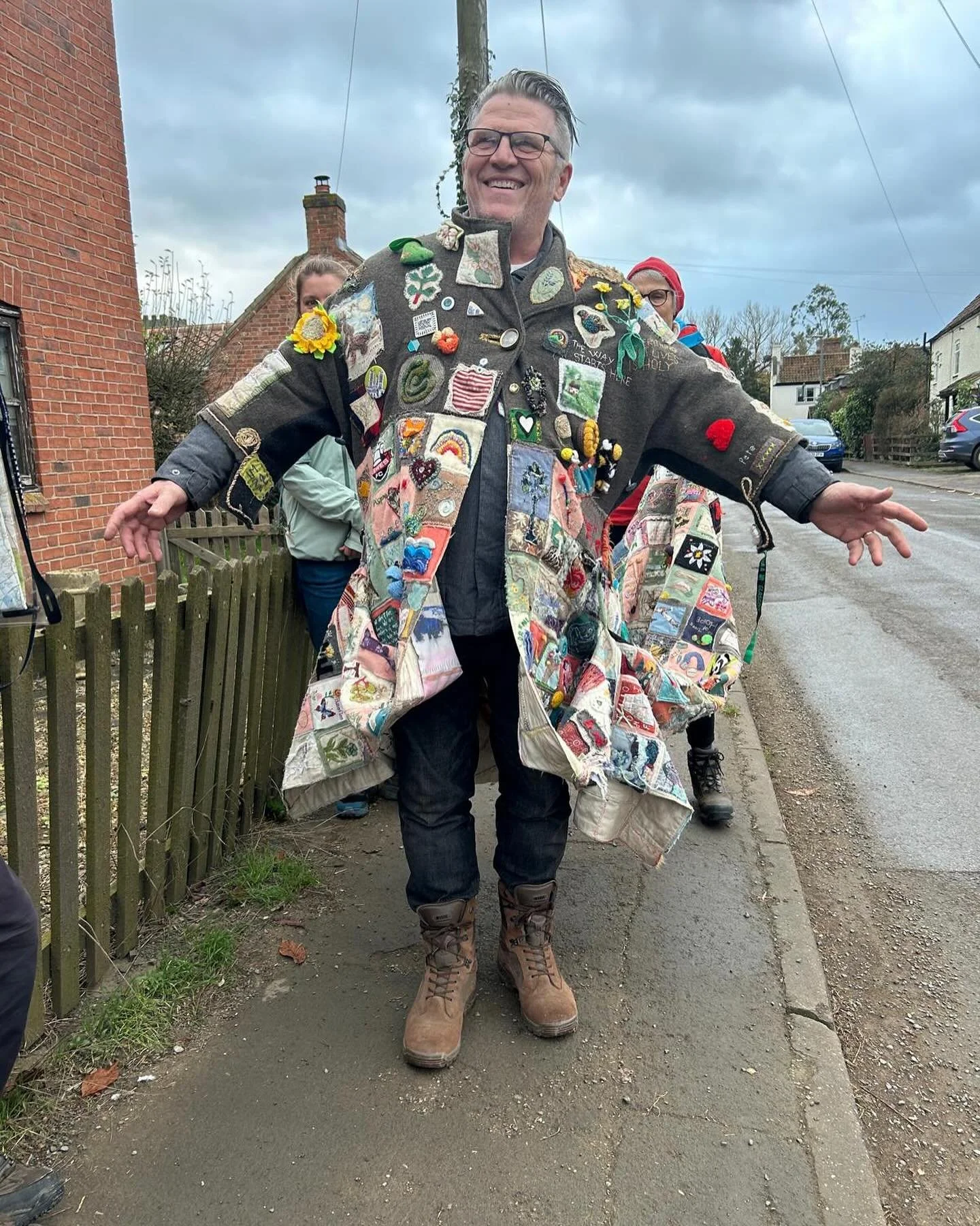 After a stop for a cuppa at the Old Wharf by Grantham Canal, in Hickling we met Tony and Pete… then carried on across the fields finally to Long Clawson in virtually dark conditions which made hunting the footpath signs an interesting task!  W