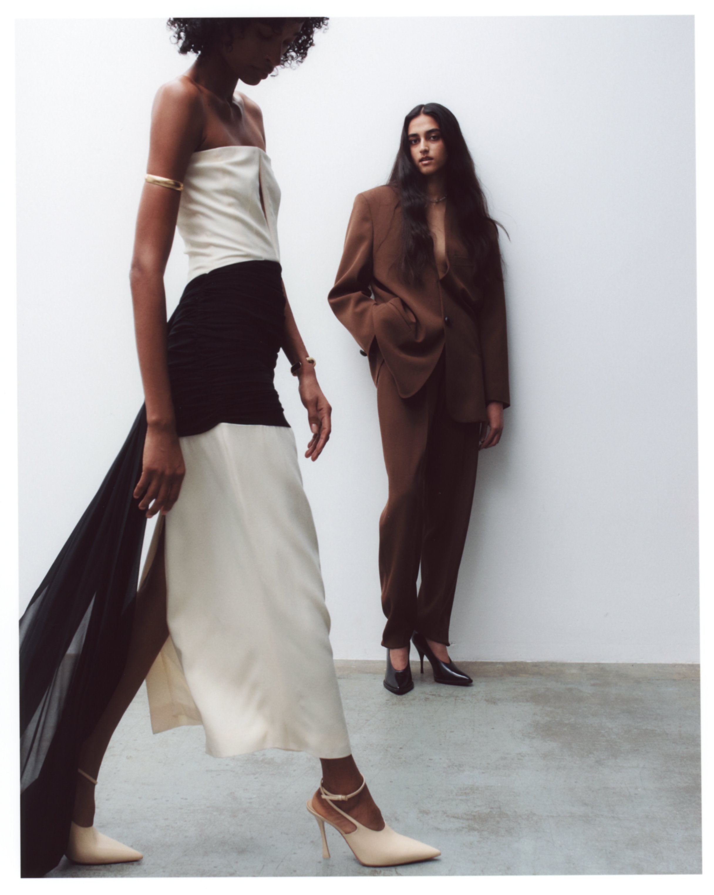 GlassMagxKL_Ana&Sophie_0003.jpg
