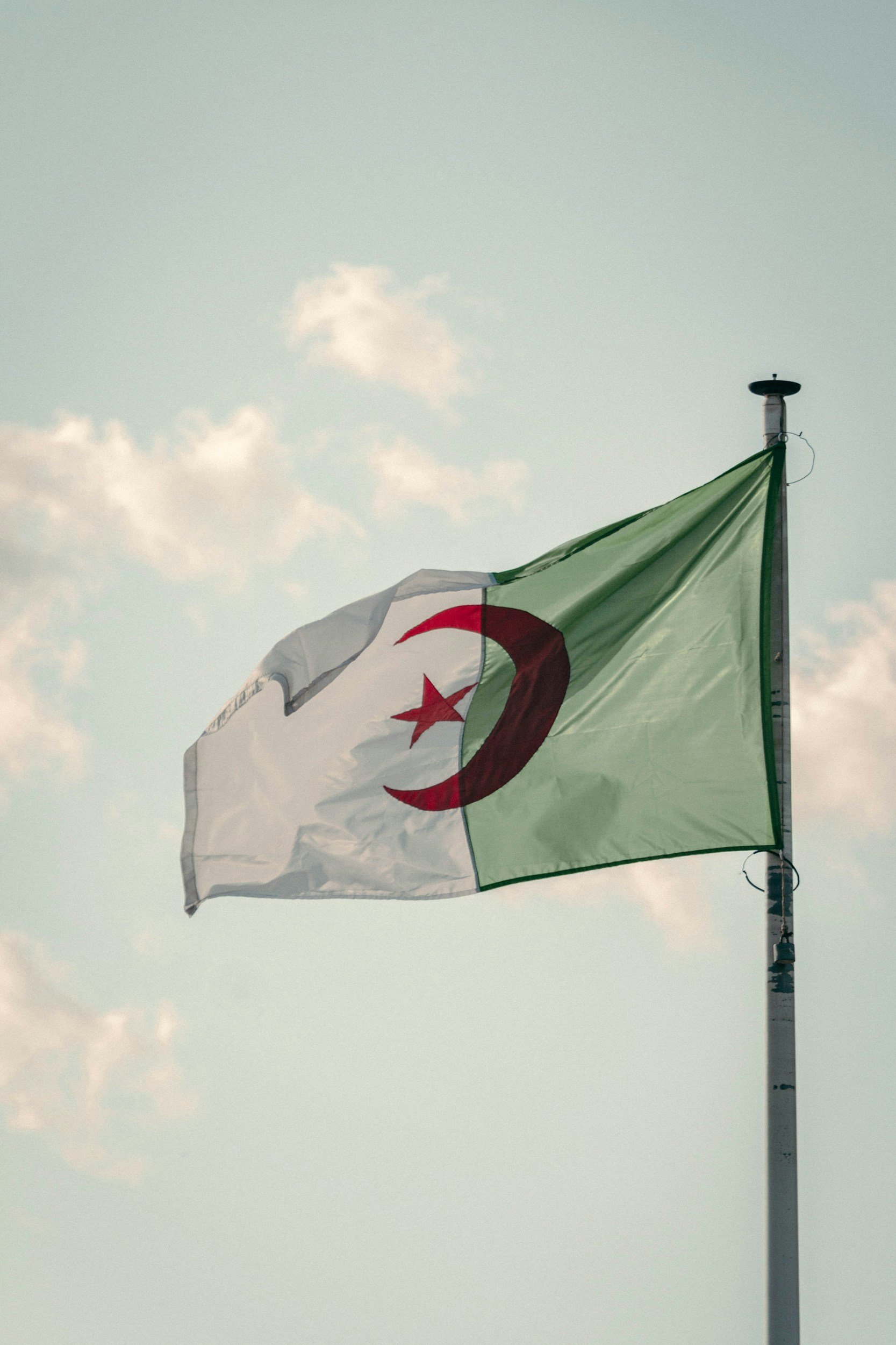 L'Algérie et la Namibie retirées la liste grise du GAFI, l'Irak et la Bosnie ajoutées