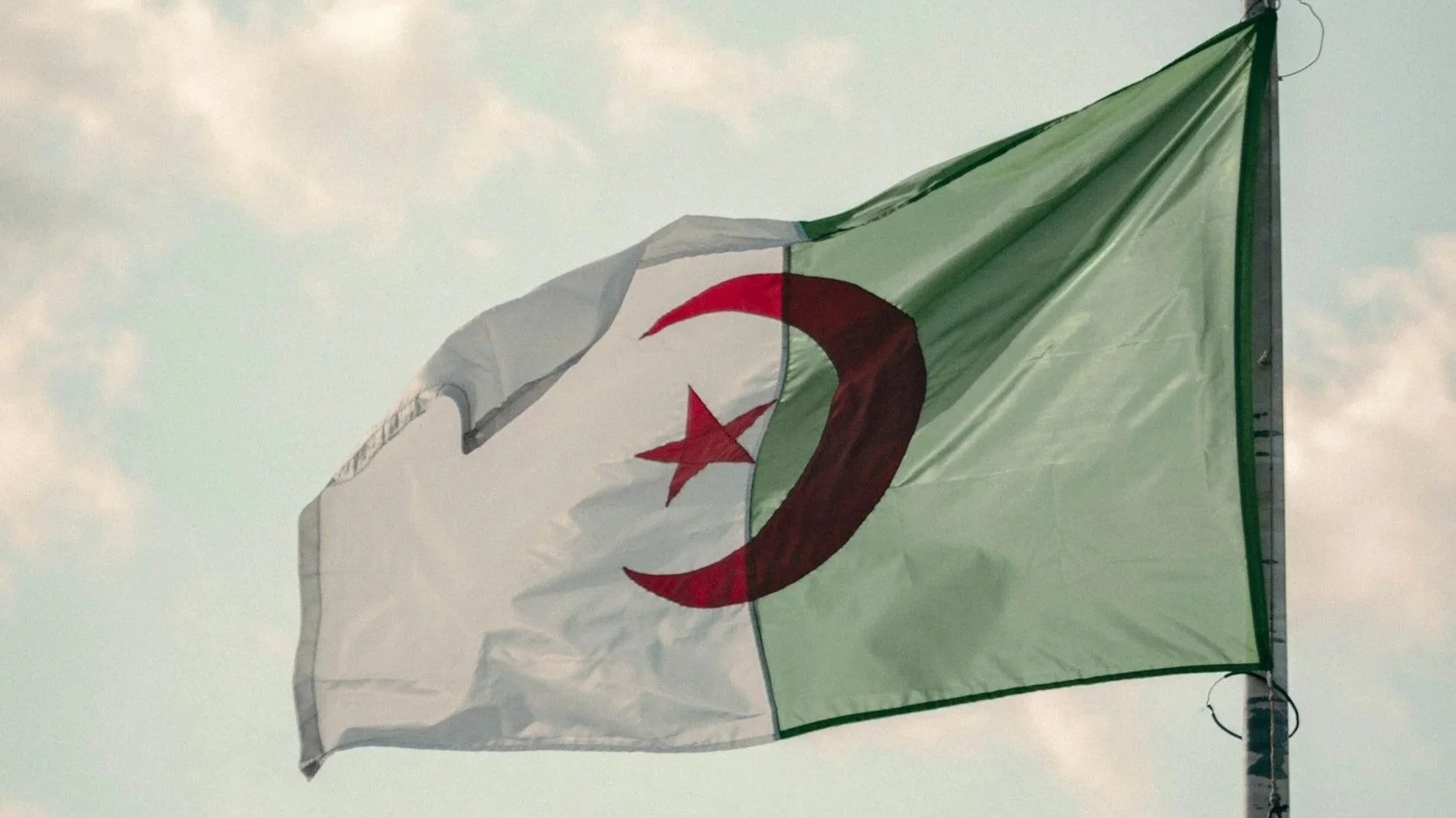 L'Algérie et la Namibie retirées la liste grise du GAFI, l'Irak et la Bosnie ajoutées