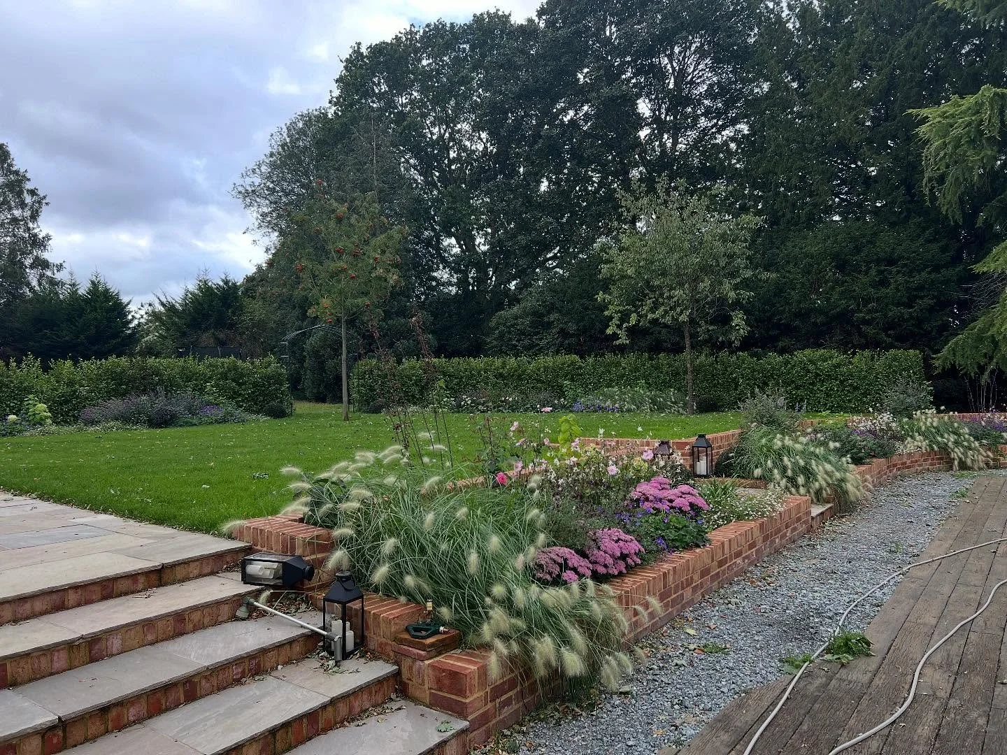 After and before. Planted in early June, this garden is thriving thanks to the assiduous care of its owners
.
.
#newgarden #garden #gardenstyle #gardendesigner #norfolk