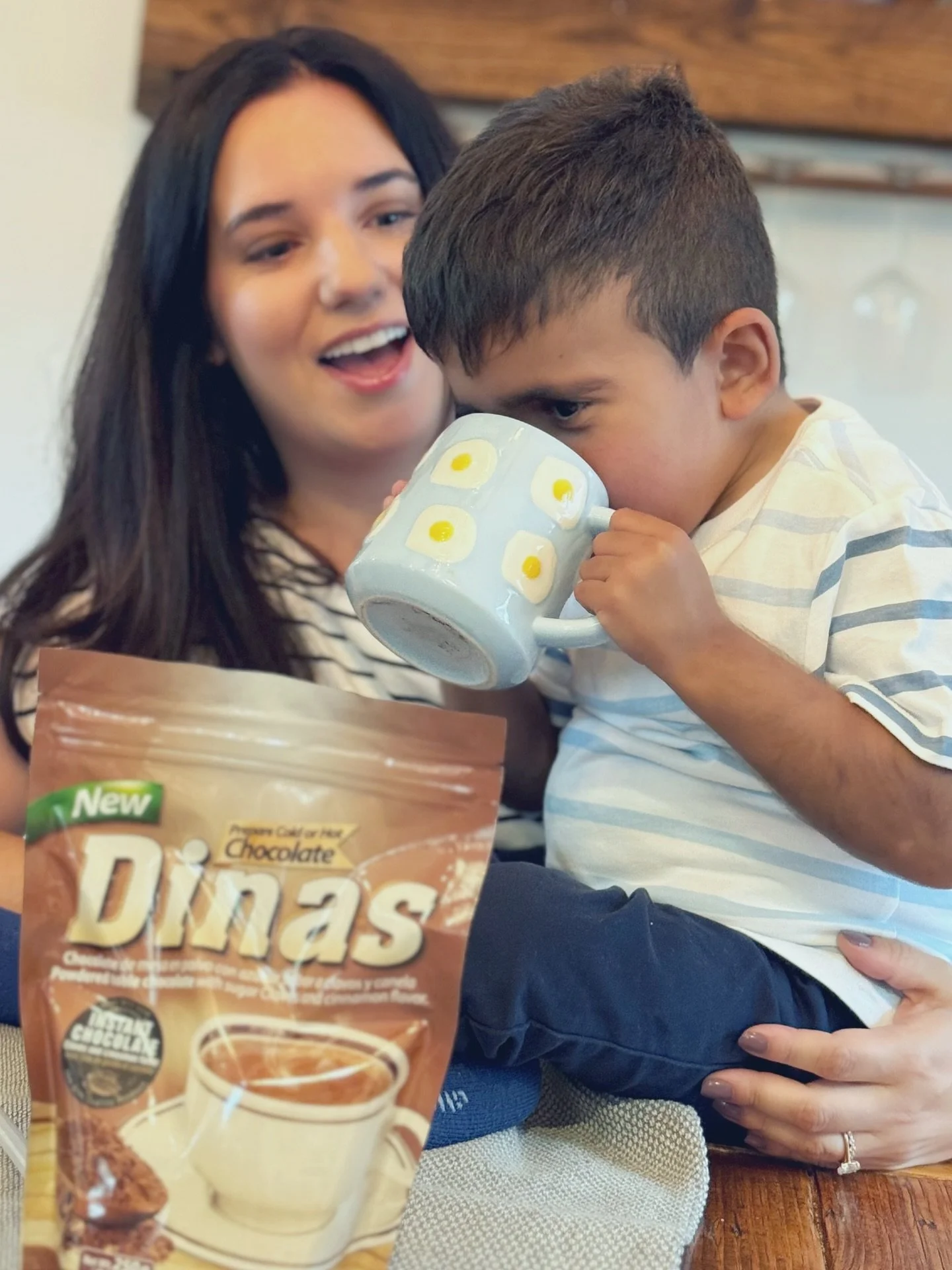 Sweet moments, warm smiles, and a cup of Dinas Chocolate that makes everything better. 💙☕ 🍫
#FamilyTime #DinasChocolate