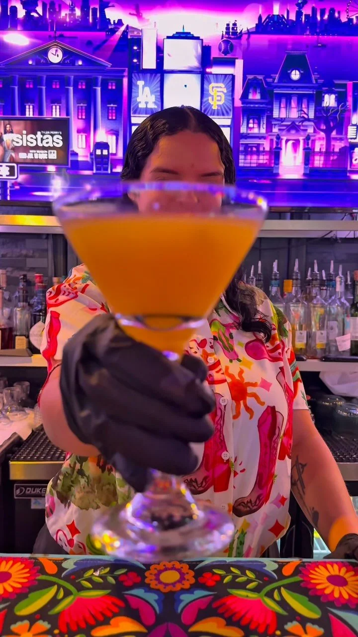 @dinascorpny and @la.chulanj teamed up to craft a standout cocktail using our delicious Mountain Delight fruit pulps.
Authentic vibes meet tropical flavor in every sip.
Have you tried it yet? Visit La Chula and taste how Dinas Corp brings bold fruit