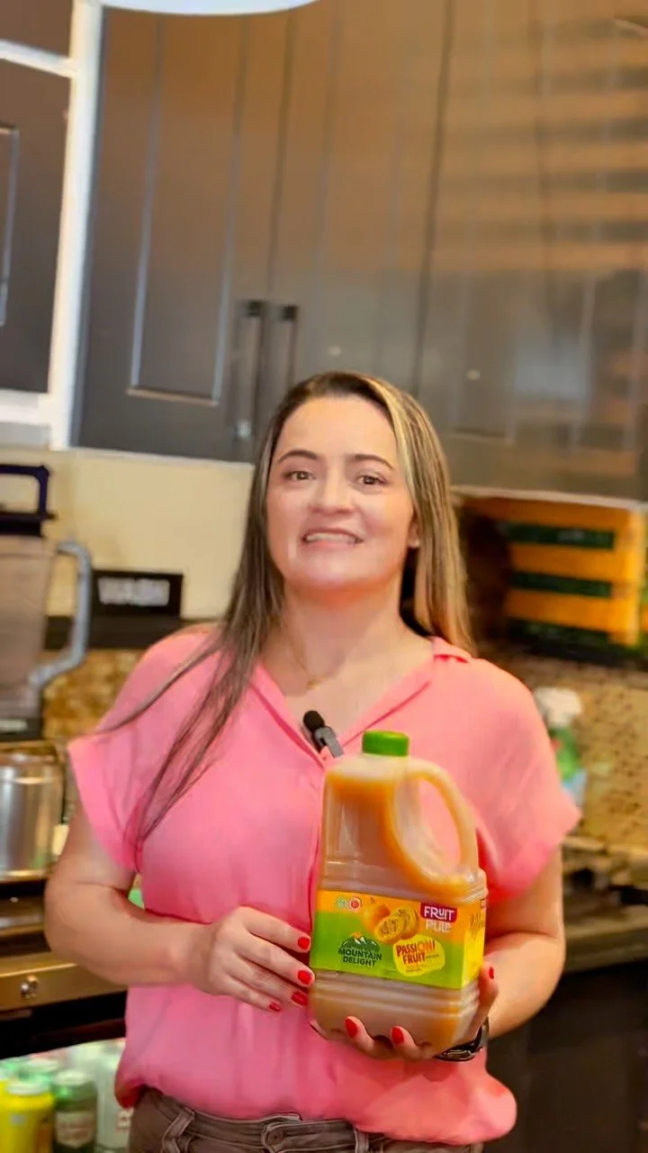 Sabor que inspira frescura…
Hoy @dinascorpny en colaboración con @lyfebyvelvet en Elizabeth, NJ, preparamos un delicioso jugo de mango con pulpas 100% naturales Mountain Delight.
¡Perfectas para tus recetas favoritas en casa o en