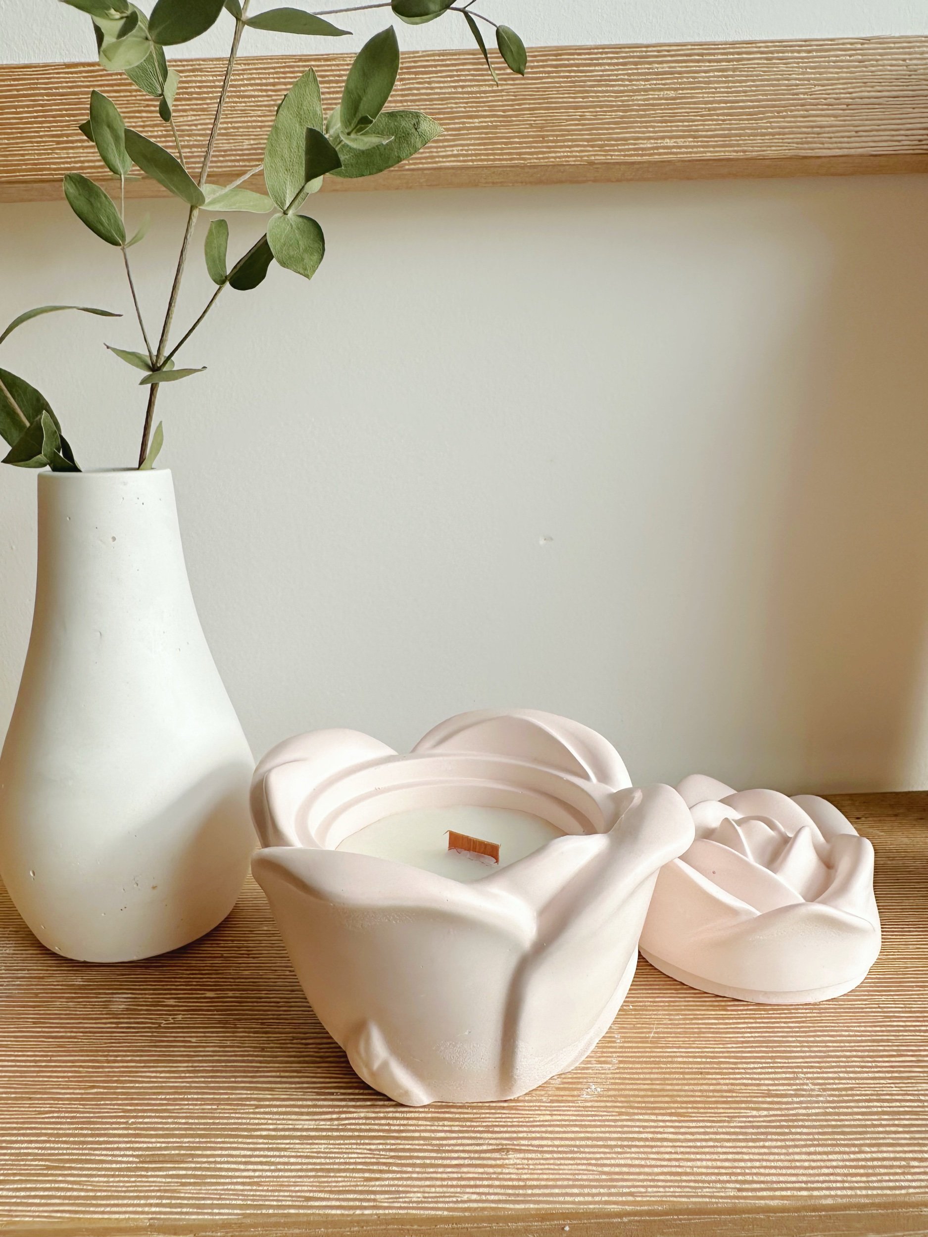 Rose Bud Wooden wick candle
