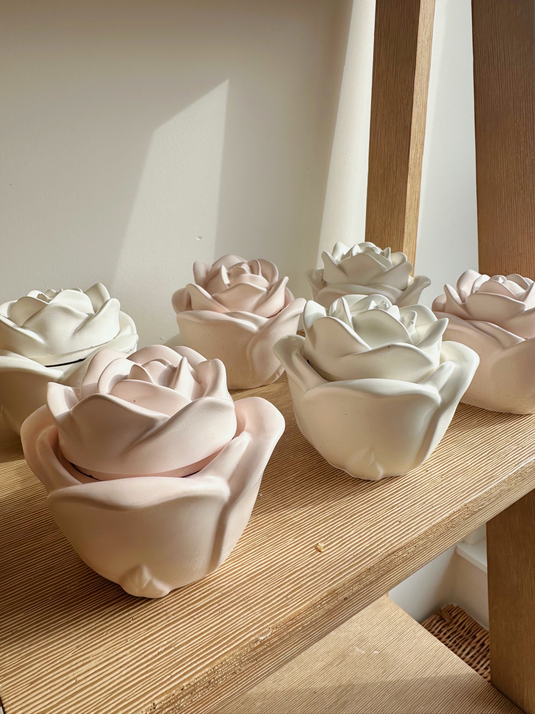 Rose Bud Wooden wick candle