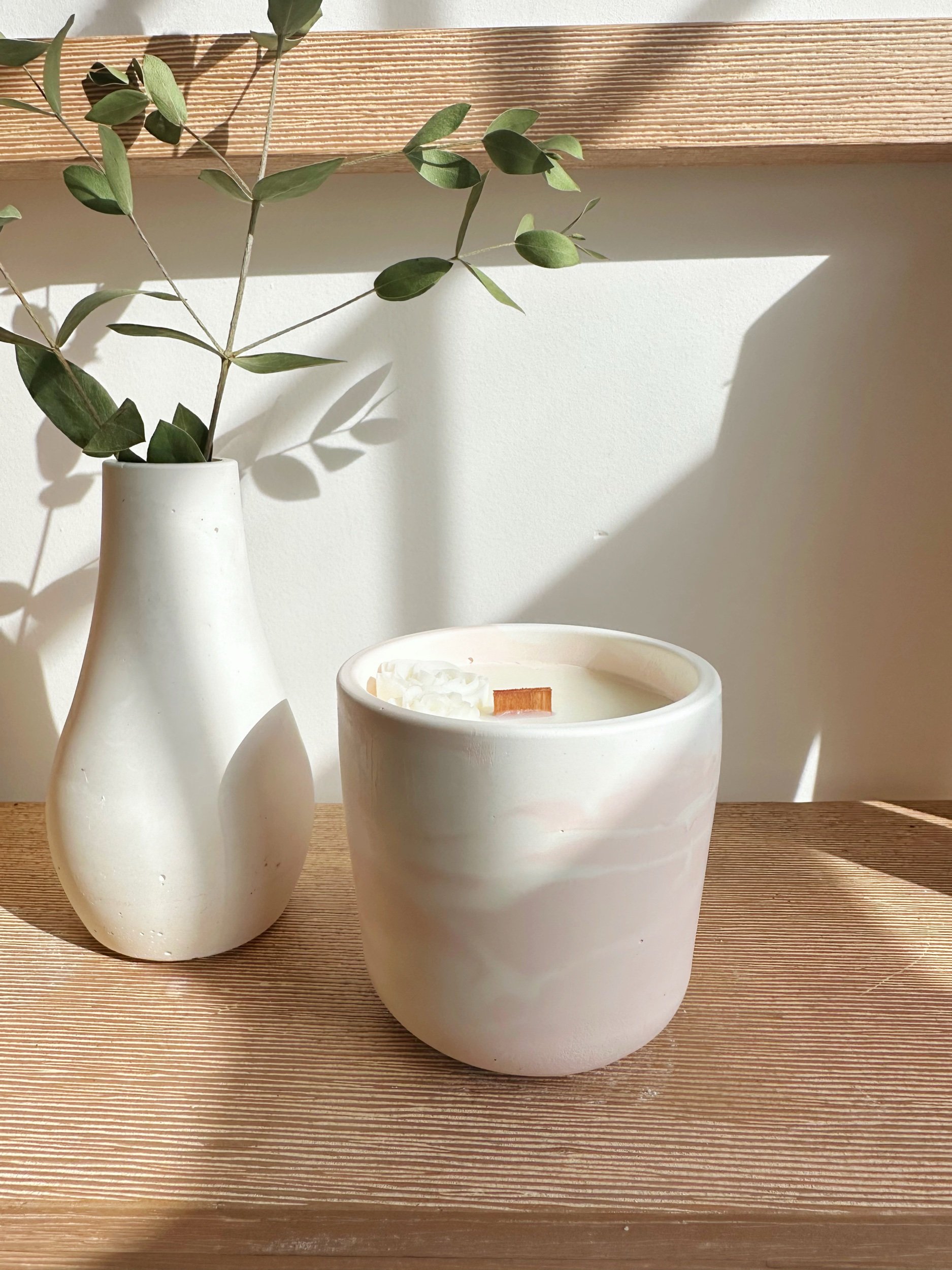 Wooden wick marble candle