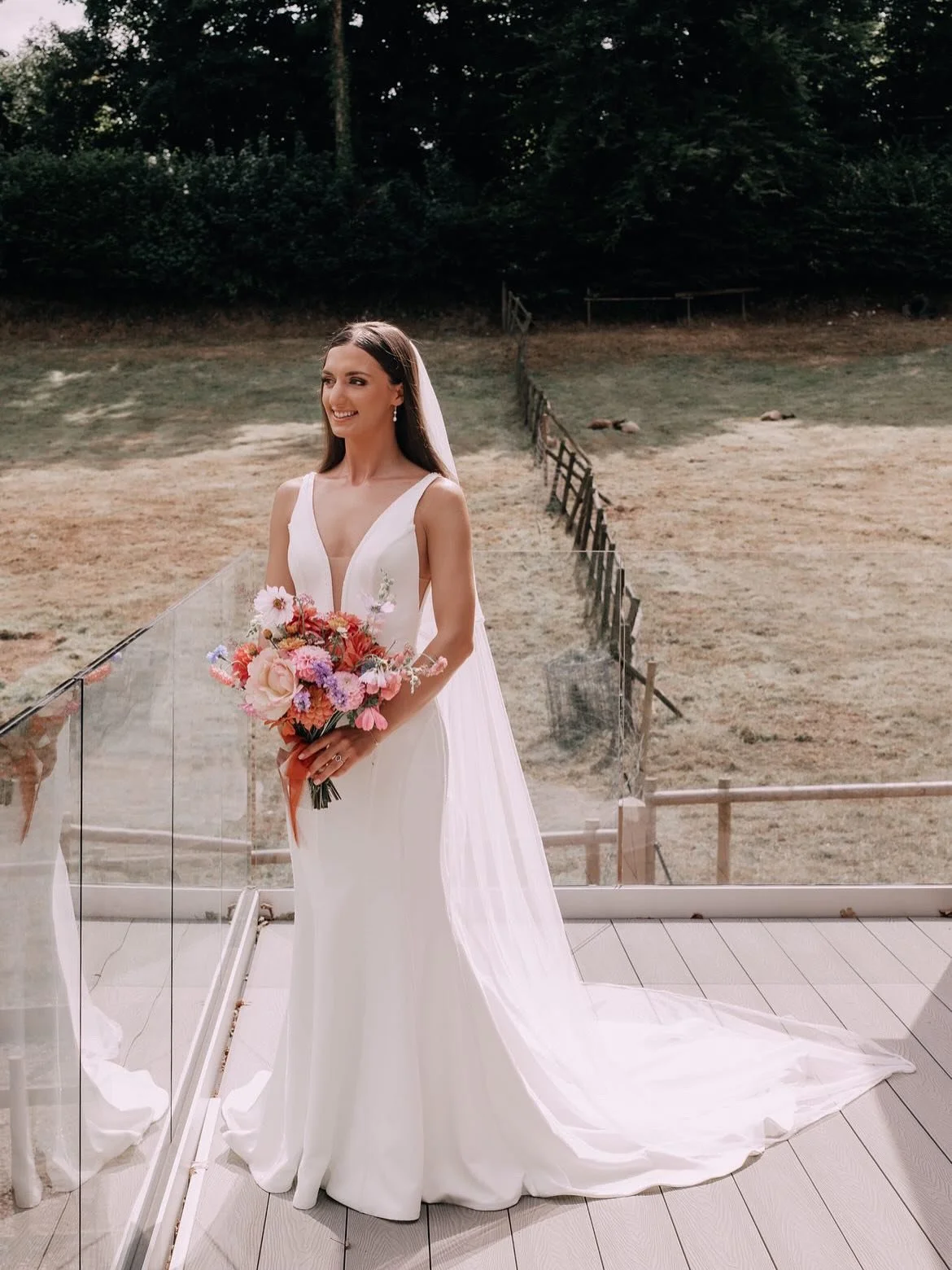 I Absolutely loved creating your wedding bouquets @ambstayloor 🤍 big congratulations 🤍 thank you for sharing your beautiful photos! 

#ottiliesflowers #weddingbouquet #bridalbouquet #seasonalflowers #dahliaseason #dahlialove #weddingflowers #somers