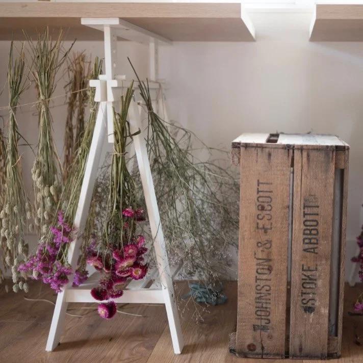 The dried flowers have been quietly preparing all summer for their big moment&hellip;

Take a look at our (NEW) website! 

#ottiliesflowers #driedflorals #driedflowers #somersetflorist #somersetflowergrower
