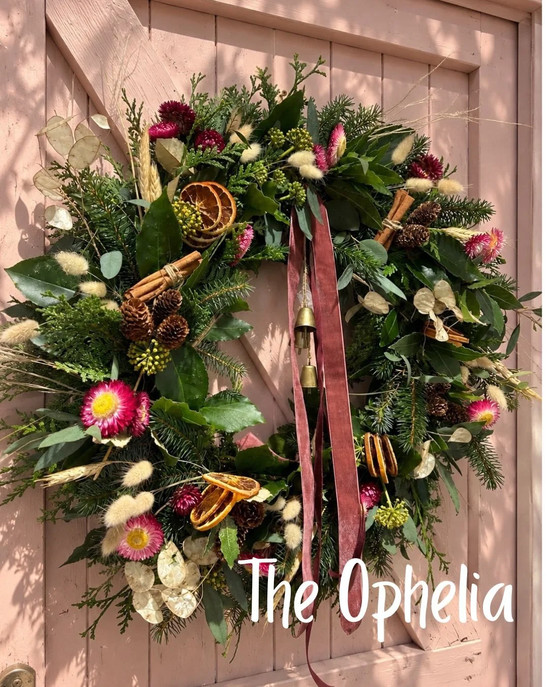 A little look at our wreaths for this festive season ❄️ I hope you like them. All of these are now available to pre-order as either DIY wreath kits or as ready made wreaths. I will post from 23rd Nov or just let me know what date you would like yours
