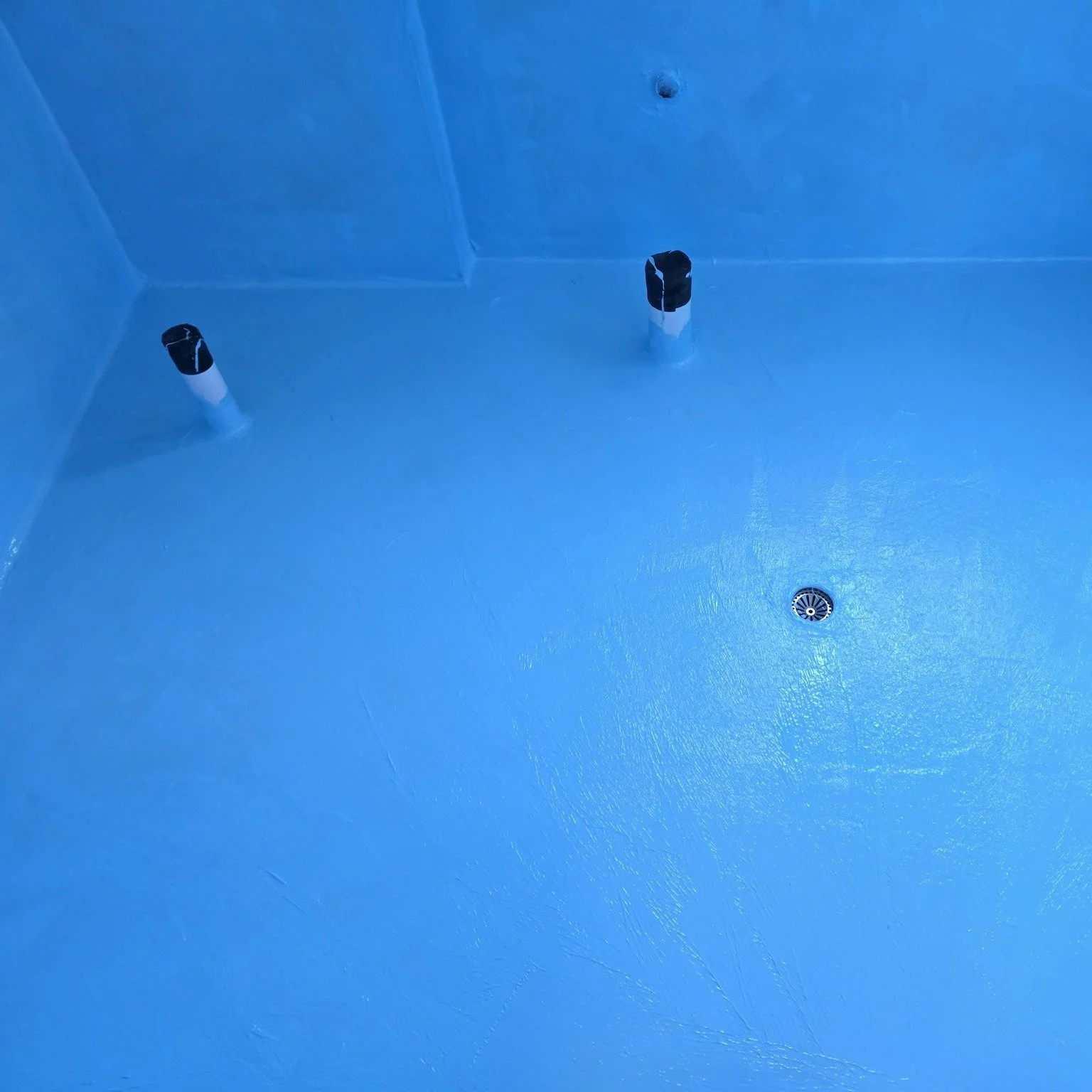 춘천 사암리 신축 현장 - 방수공사

#방수공사 #욕실방수 
#패시브하우스 #경량목구조 
#전원주택 #단독주택
#집짓기 #시공문의 #단독주택
#빌드앤픽스 #건축사사무소사무소아홉칸 
#buildnfix