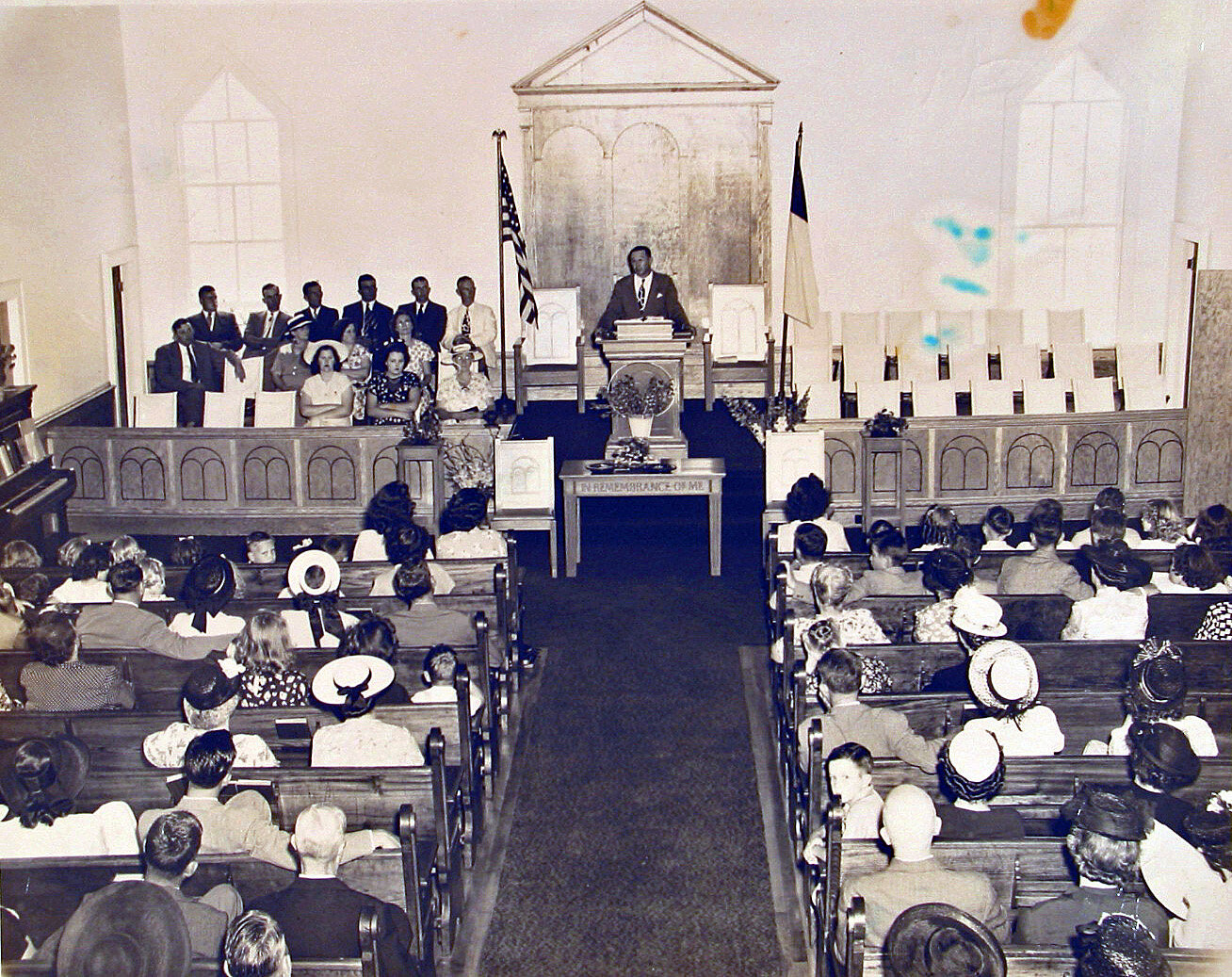 Davis First Baptist Church congregation circa 1940s.jpg