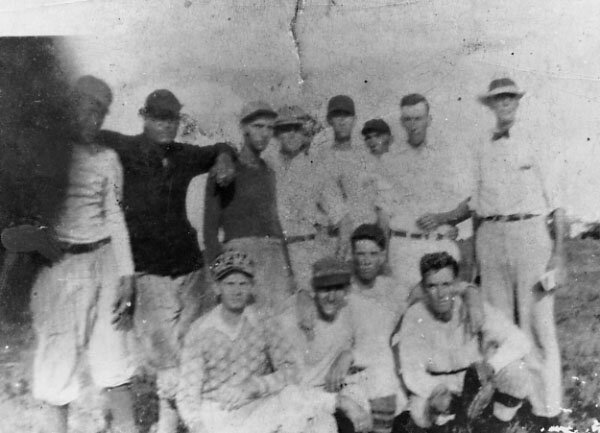 Straits baseball team 1932-33