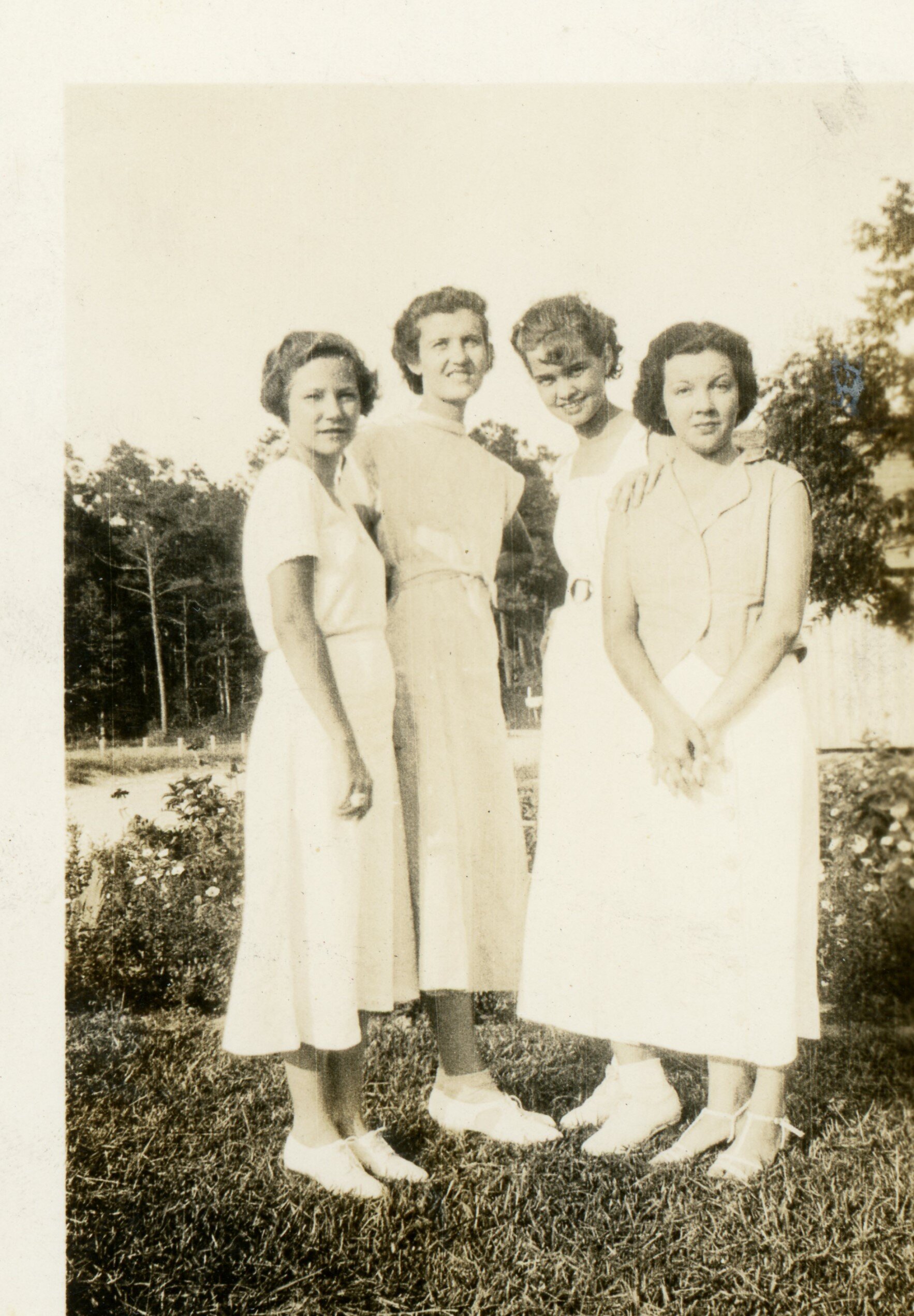 Annie Laurie Brandenburg, Belle Taylor (Daughter of Alma Pigott Taylor), Dorothy Lewis Chadwick, and “Hunky” Renata Chadwick