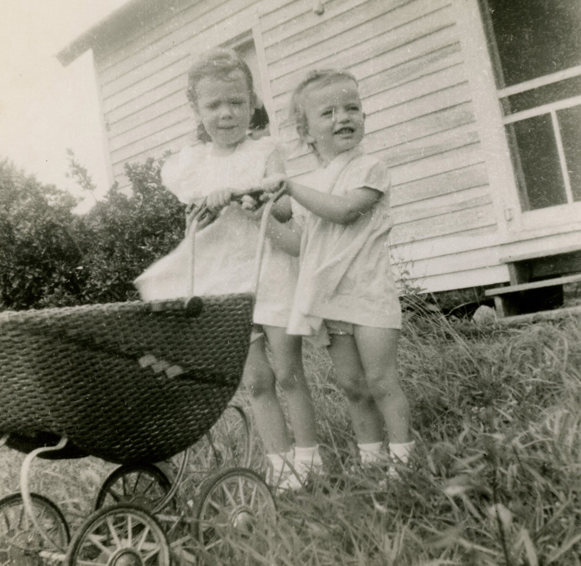 Lida Mae Pigott Burney and Elaine Chadwick Jones at Gertrude Chadwick’s home onshore