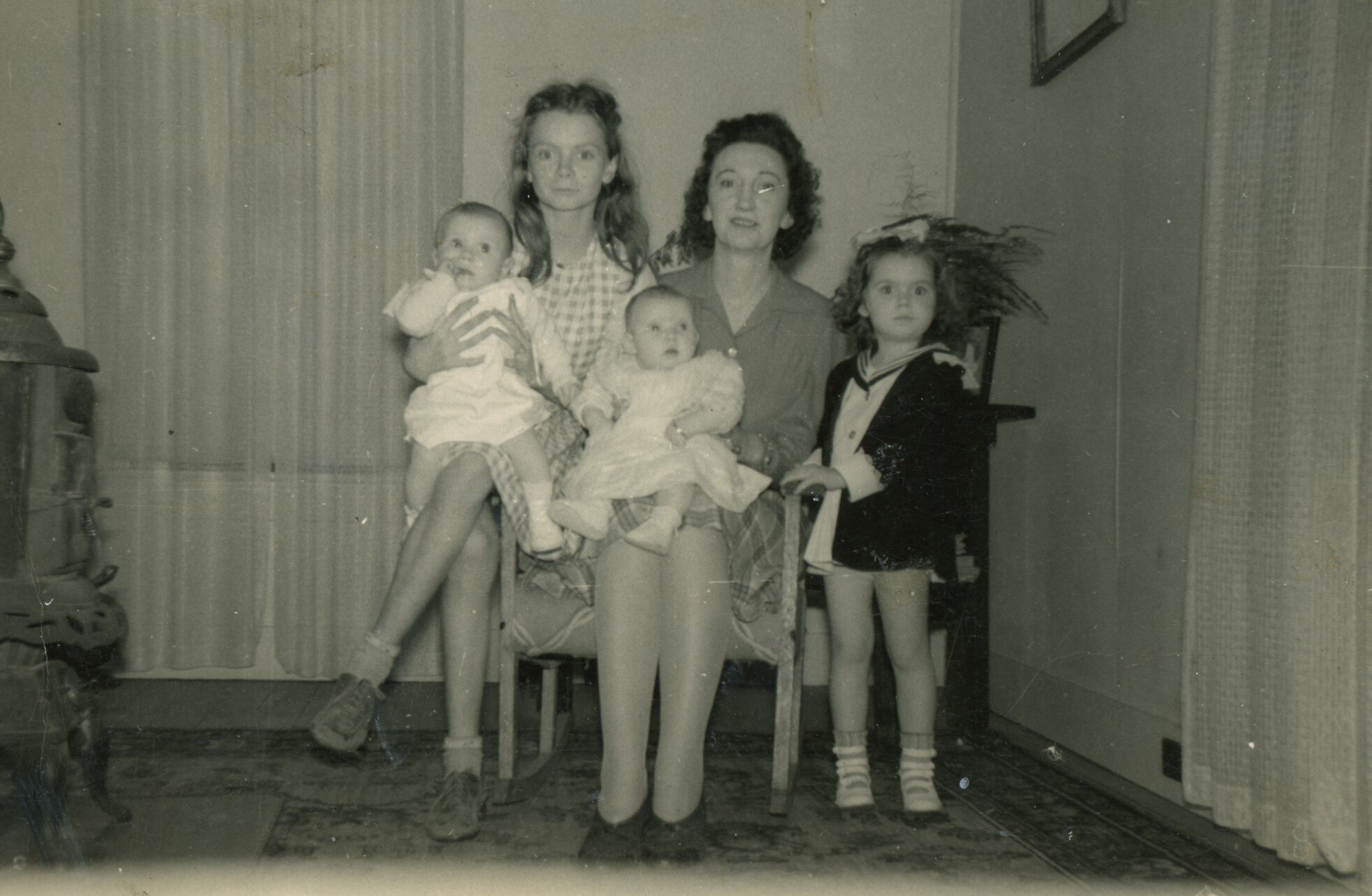 Sue Chadwick Hughes–Evelyn Chadwick Damren–Gertrude WatsonInfant on left Patricia Davis–Infant on right Ernest “Brother” Watson