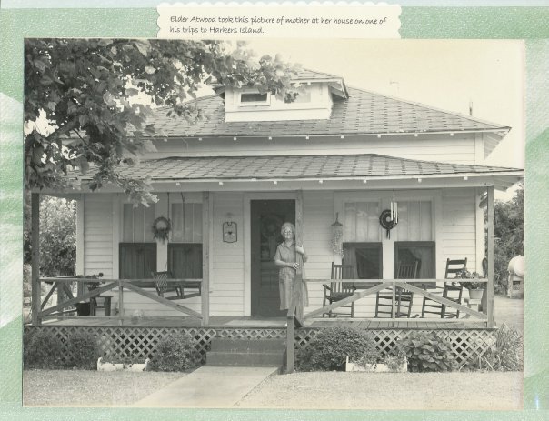Elsie Mae Willis at her home