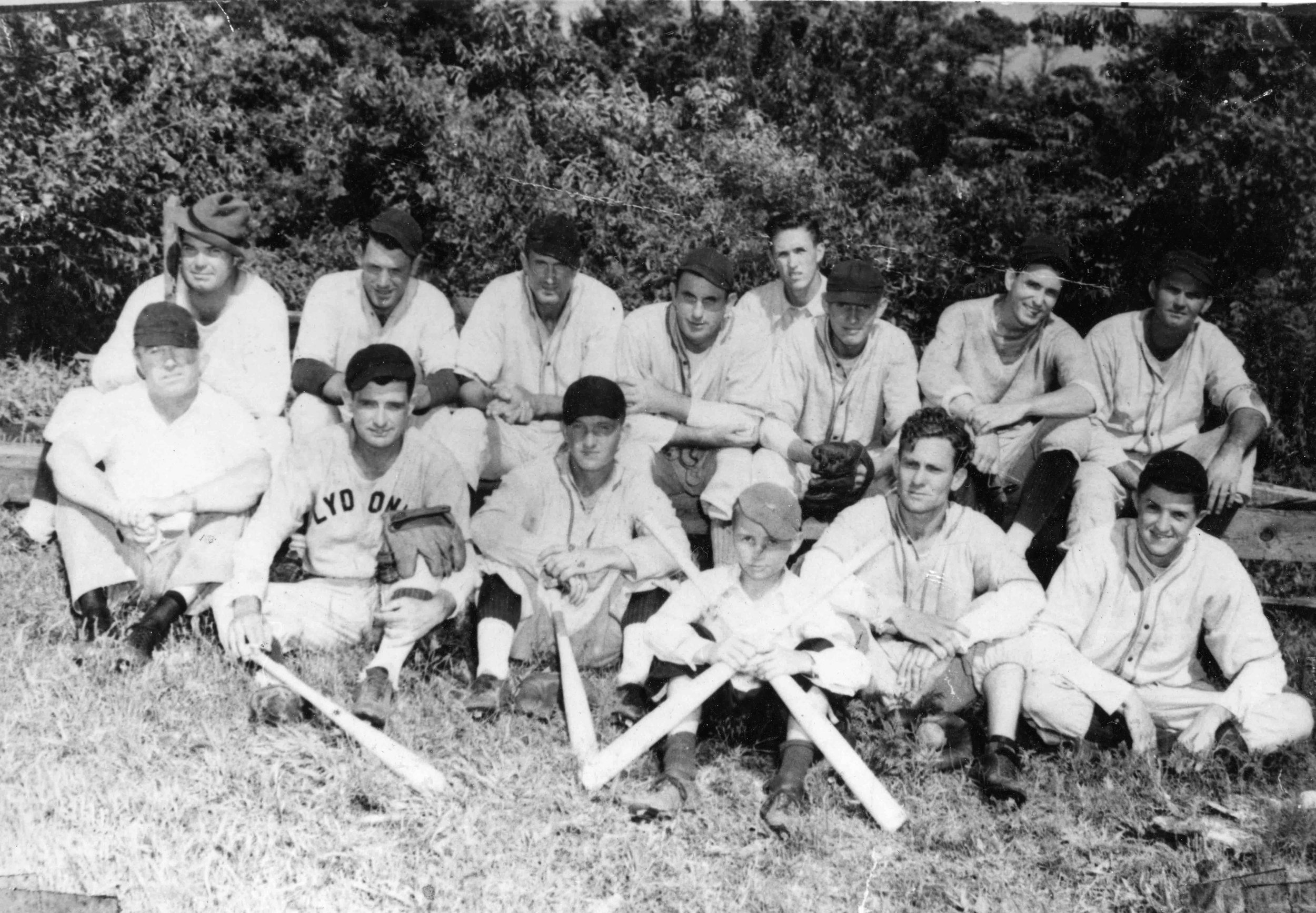 (Resized) Davis Baseball team, 1946