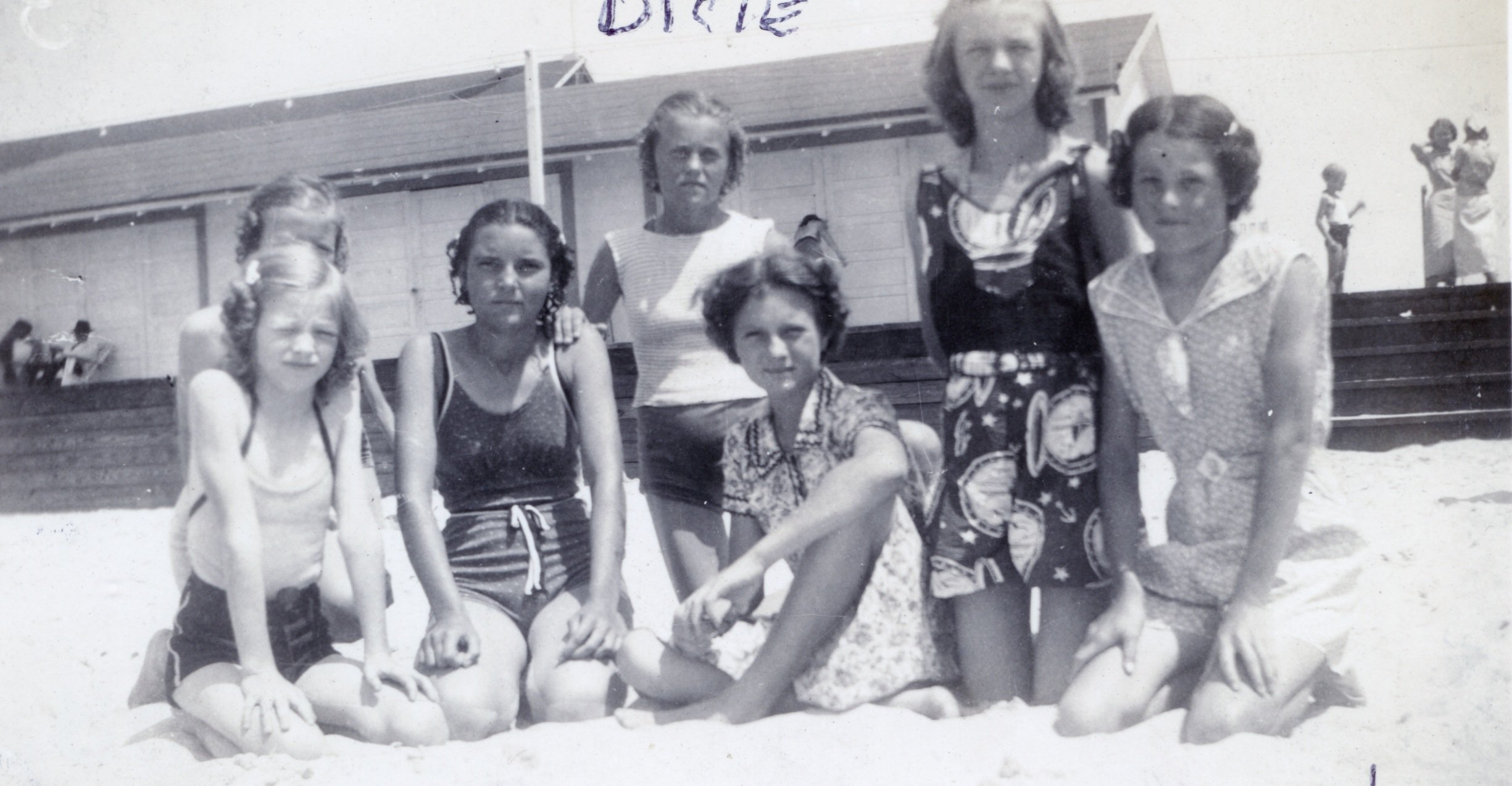 Tolsie Willis, Georgia Rae Guthrie, Dicie Willis, Shirley, Marian Gaskins, Hazel at Atlantic Beach