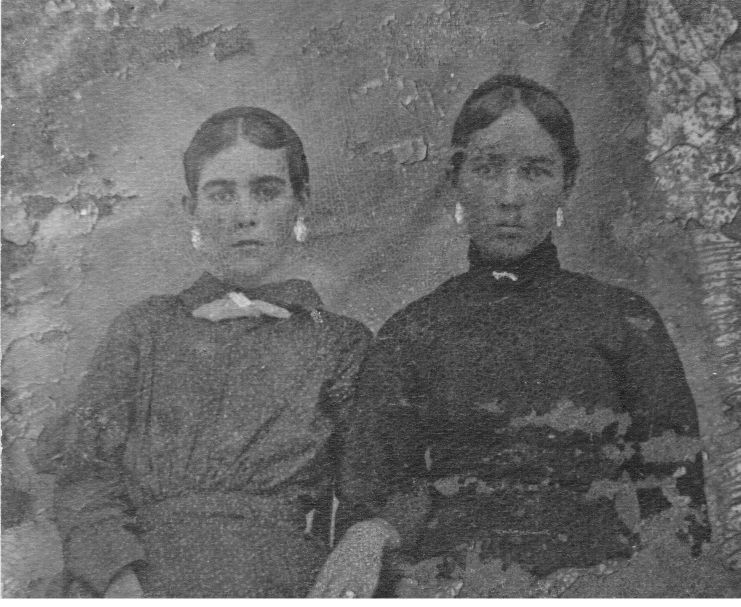 Hannah Lewis Styron and Mary Lewis Day (sisters) ca early 1900s - raised on Wades Shore