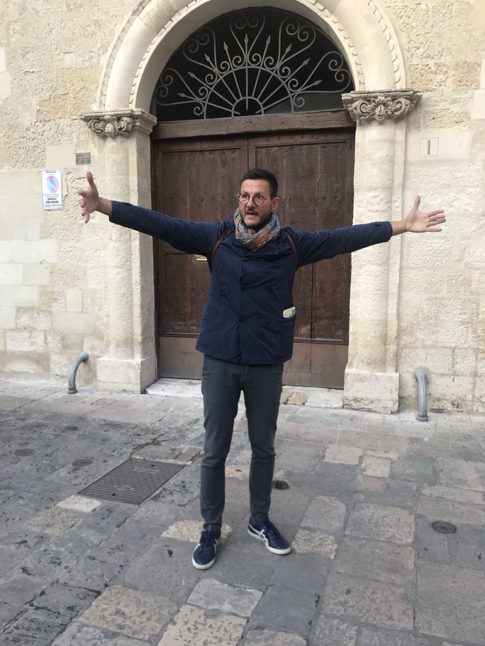 Local tour guide Paolo leading a walking tour in Lecce Large.jpeg