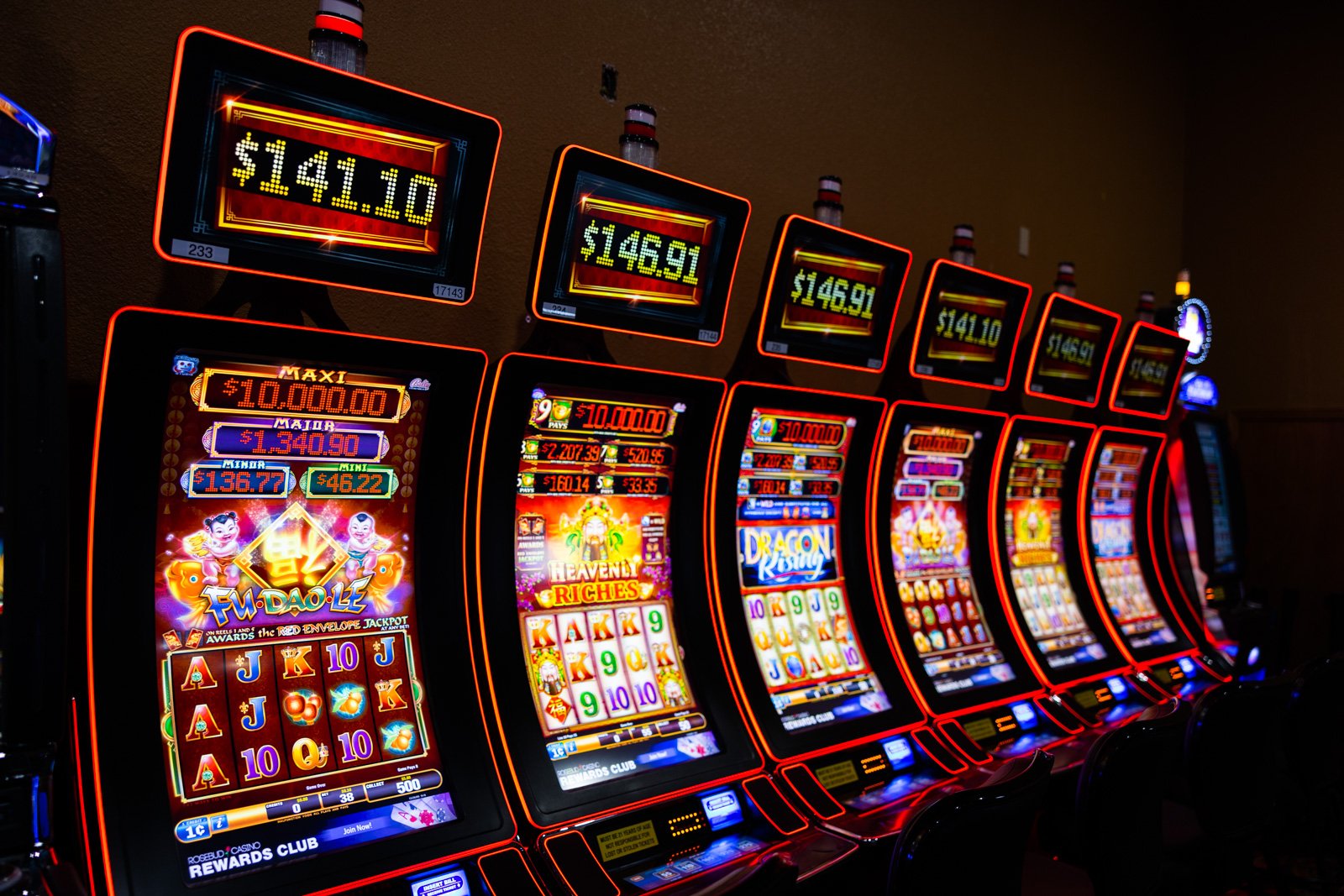 rosebud-casino-gaming-floor-slot-machines-near-valentine-nebraska-1.jpg