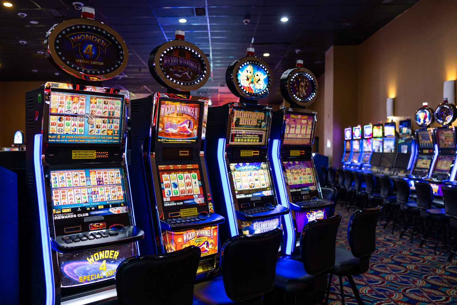 rosebud-casino-gaming-floor-slot-machines-near-valentine-nebraska-3.jpg
