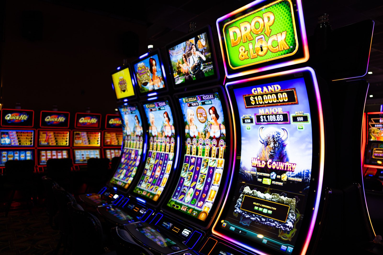 rosebud-casino-gaming-floor-slot-machines-near-valentine-nebraska-8.jpg