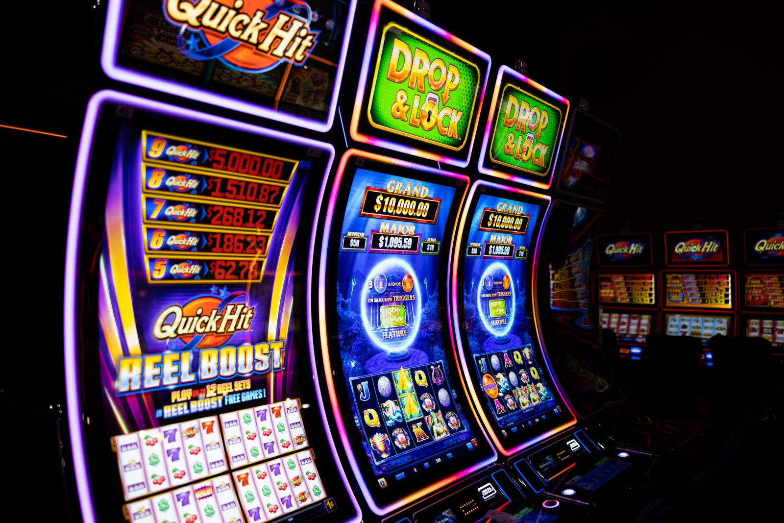 rosebud-casino-gaming-floor-slot-machines-near-valentine-nebraska-9.jpg