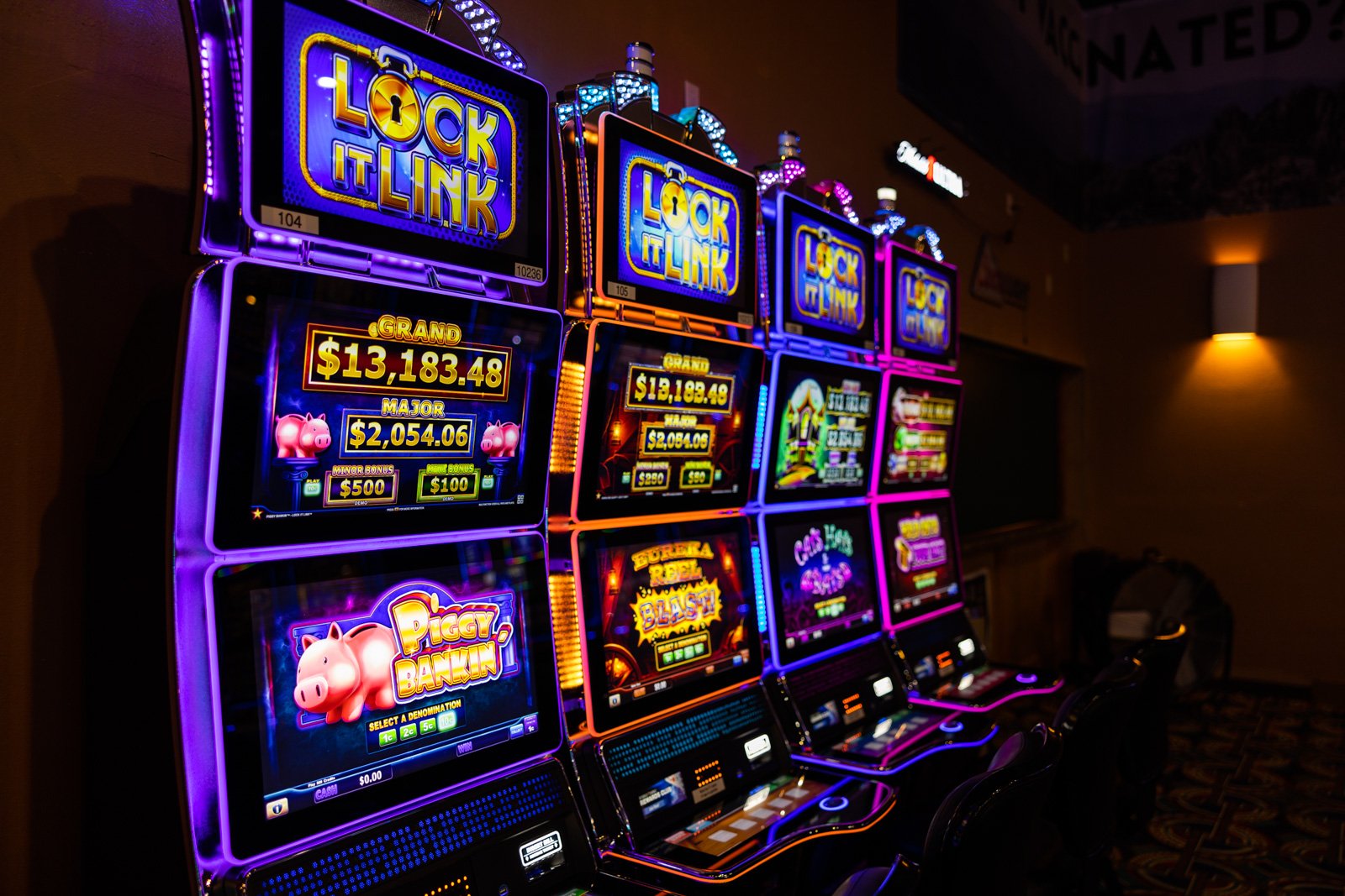 rosebud-casino-gaming-floor-slot-machines-near-valentine-nebraska-13.jpg