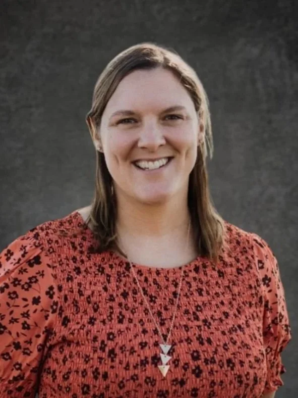 Joni Yoder Headshot | Veritas Academy