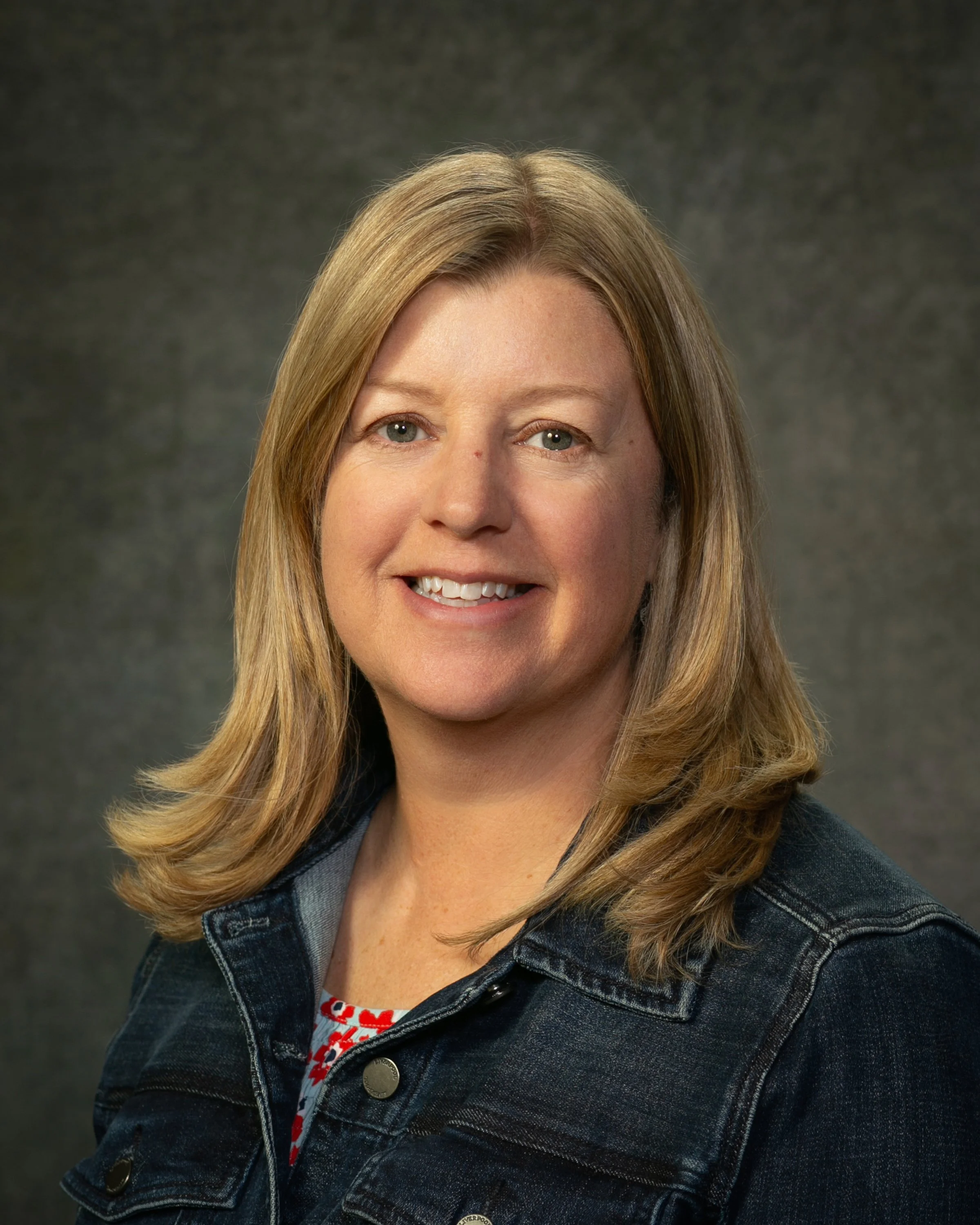 Kim Stewart Headshot | Veritas Academy