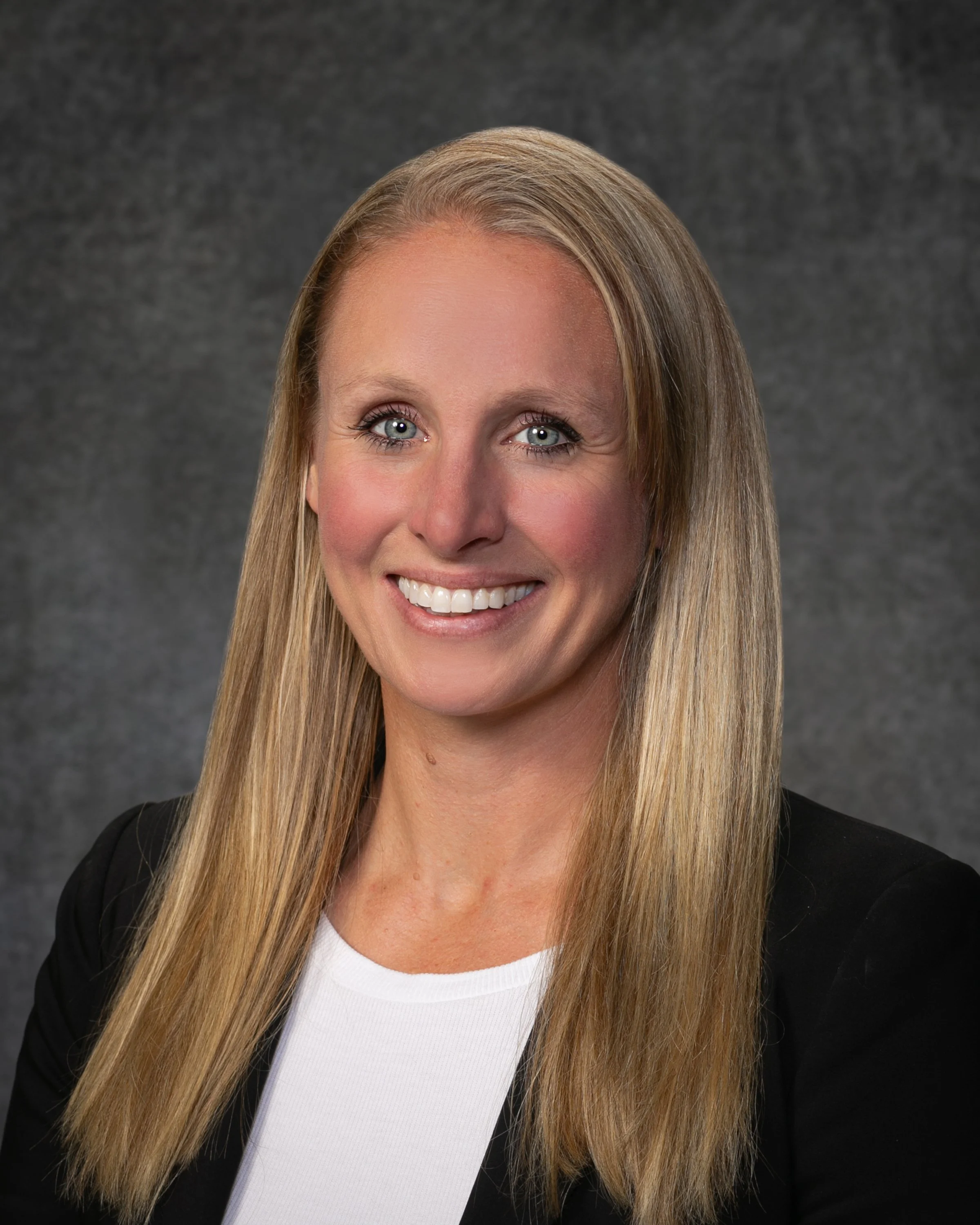 Chelsea Yoder Headshot | Veritas Academy