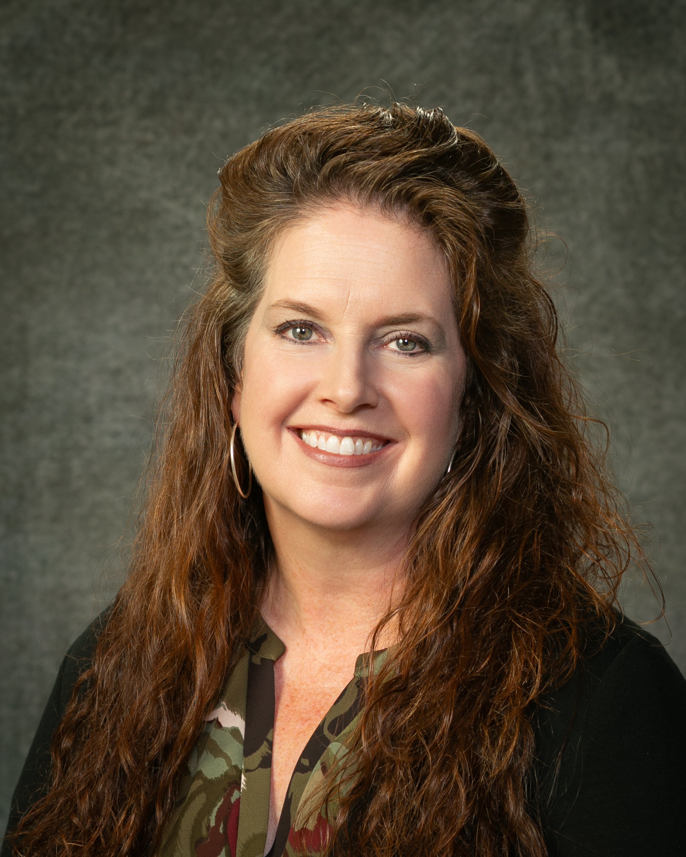 Stephanie Emery Headshot | Veritas Academy