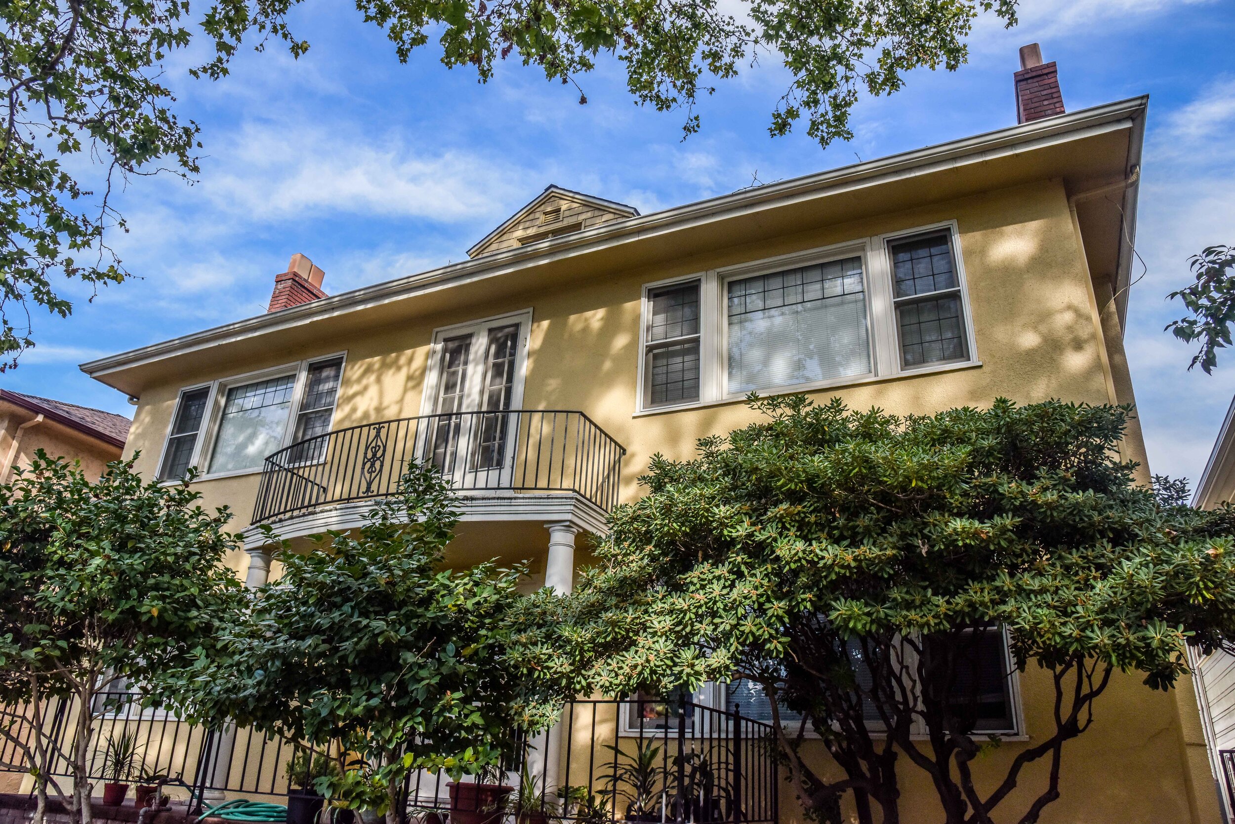 1039 33rd St Exterior.jpg