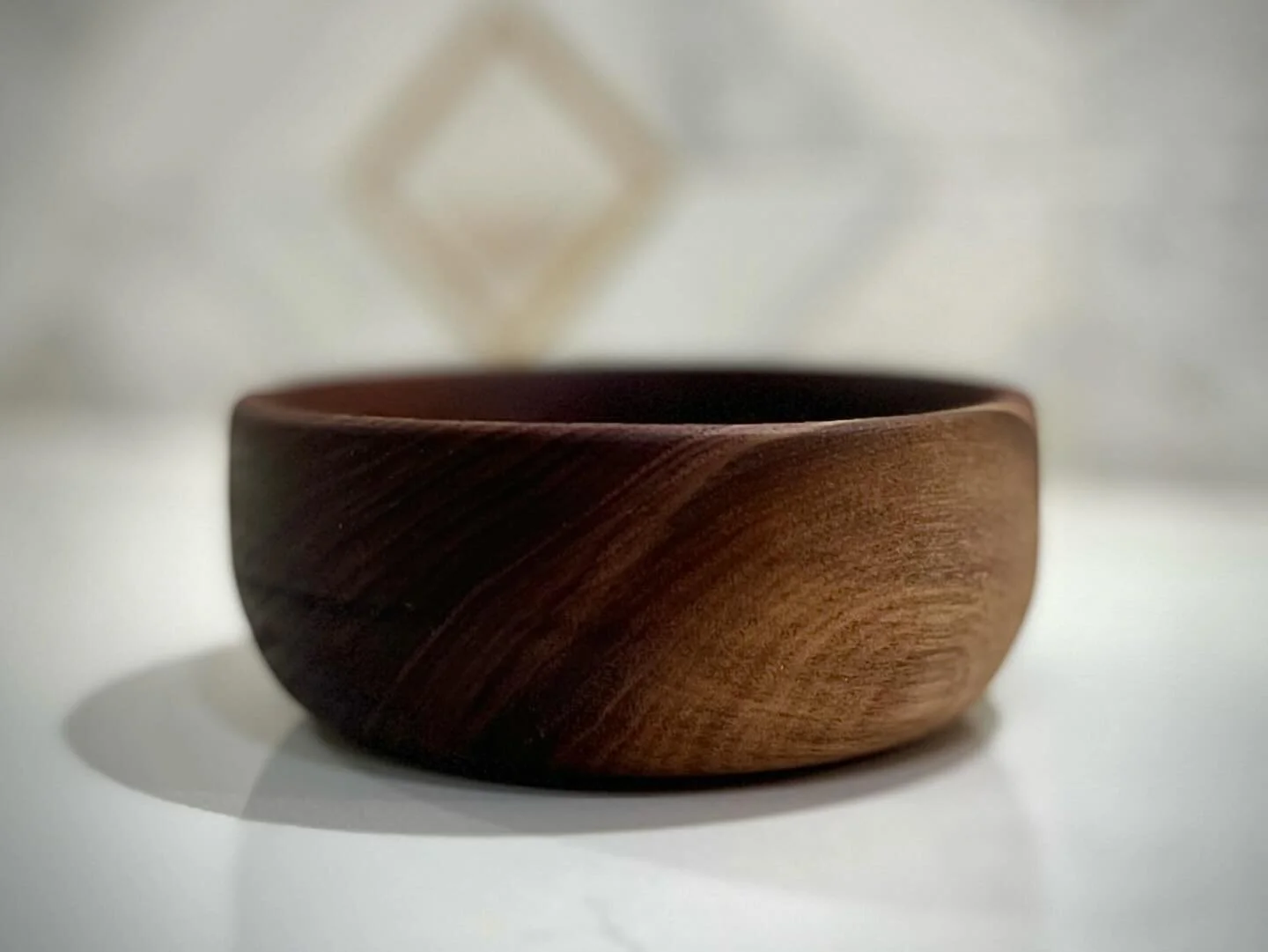 This little chunky bowl came from a piece of walnut I plucked from the firewood pile a couple years ago and had set aside. Hoping to get a couple more from that same piece.

#woodwork #woodworking #woodturning #walnut #walnutwood #firewoodproject #wo